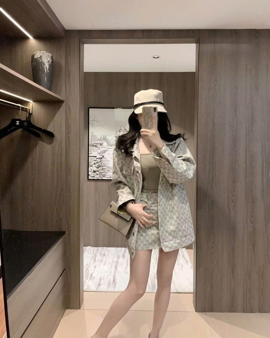 Set jean áo váy ngắn xám Gucci 7