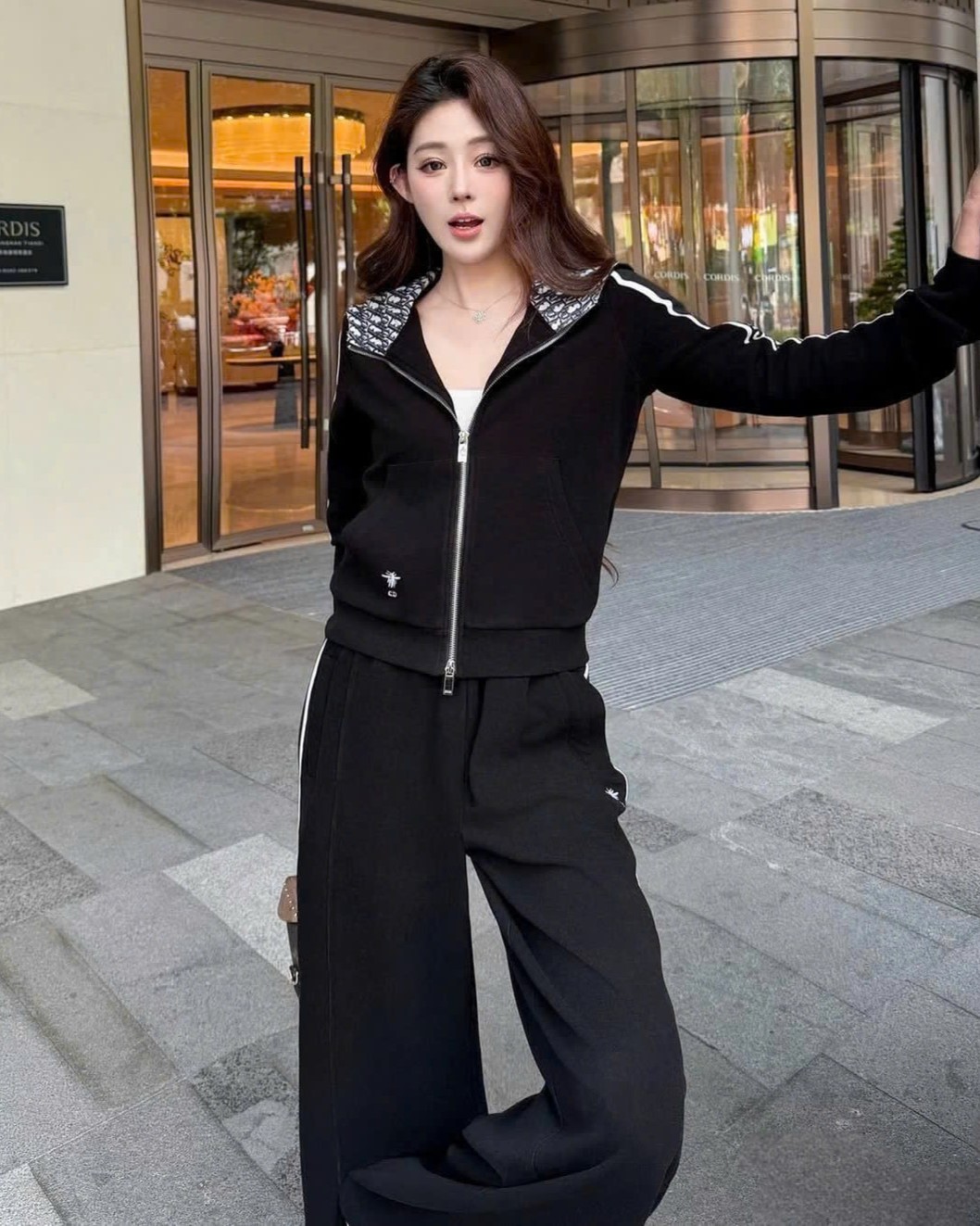 Set bộ đen Dior áo có nón quần dài 12