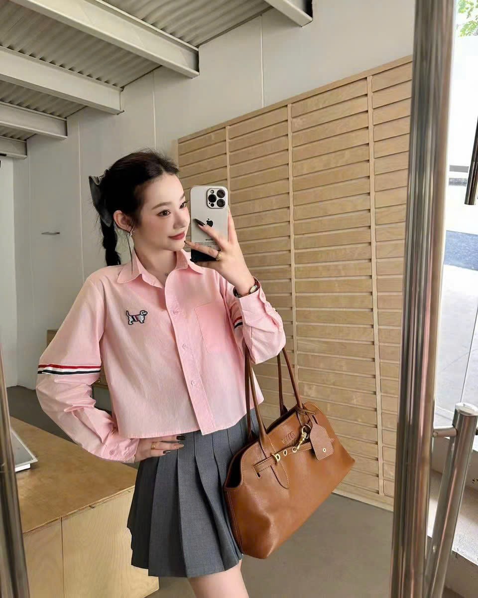 Áo sơ mi tay dài dàng vừa logo chó Thom Browne 5