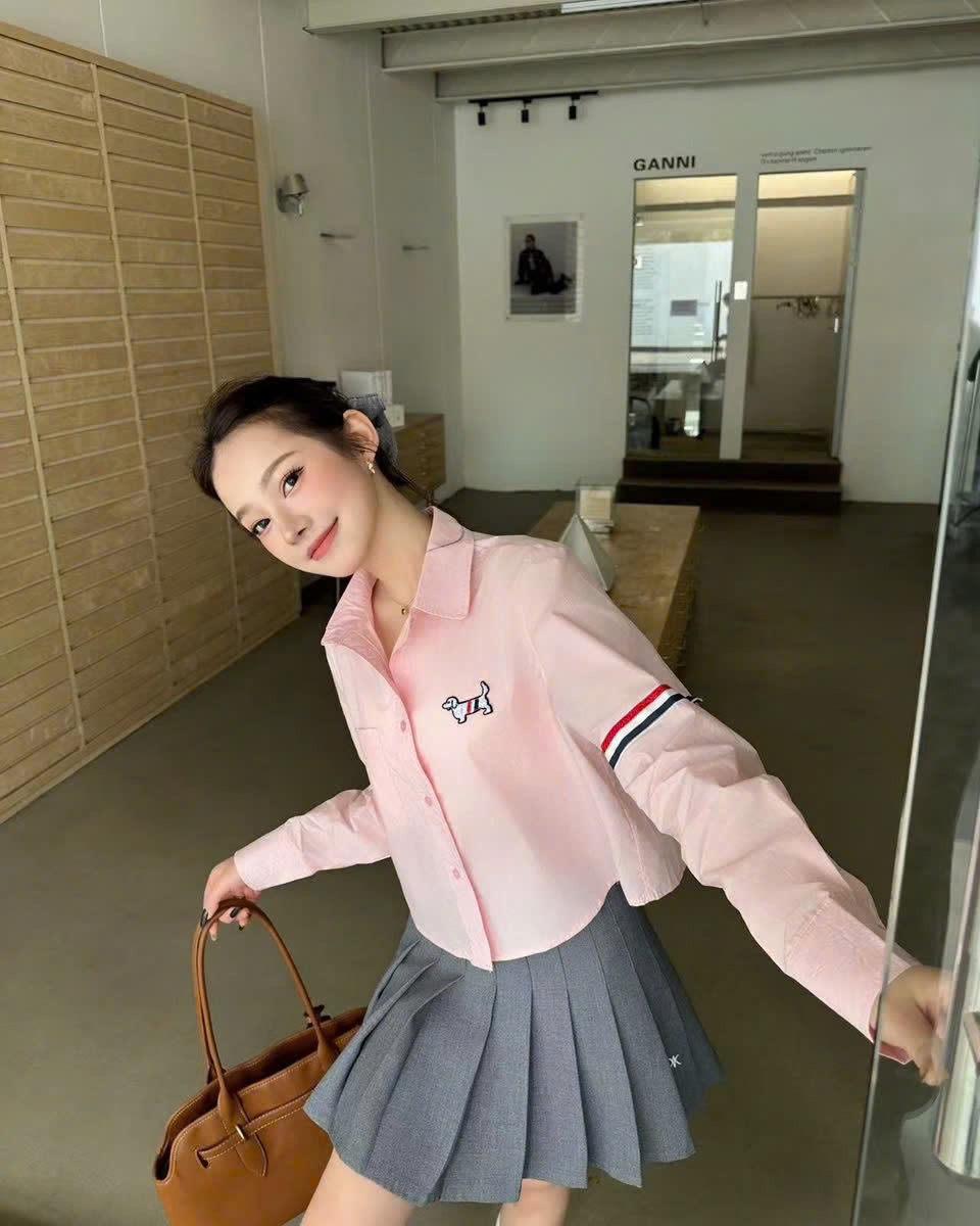 Áo sơ mi tay dài dàng vừa logo chó Thom Browne 6
