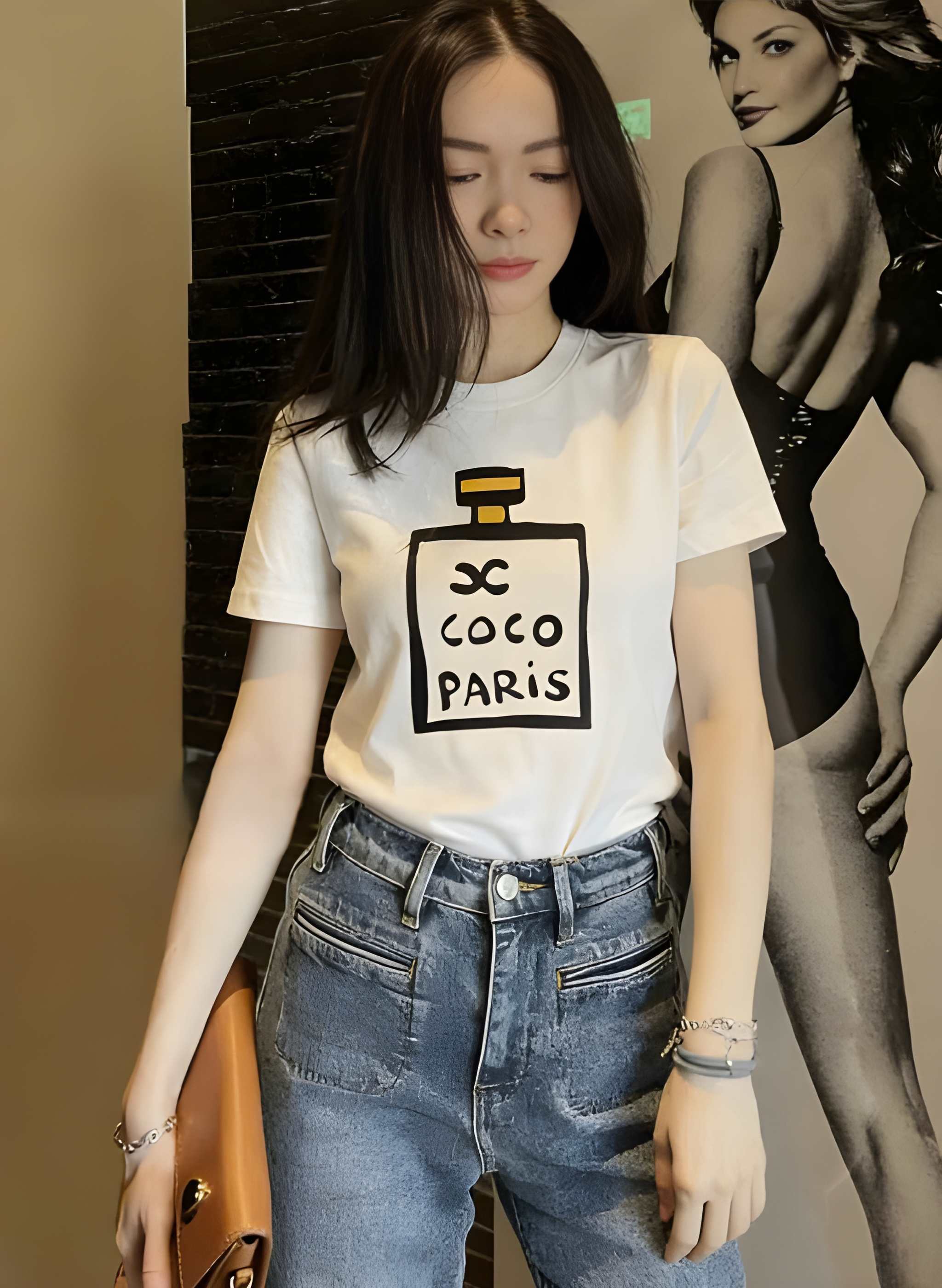 Áo thun trắng họa tiết hãng Chanel Coco 1