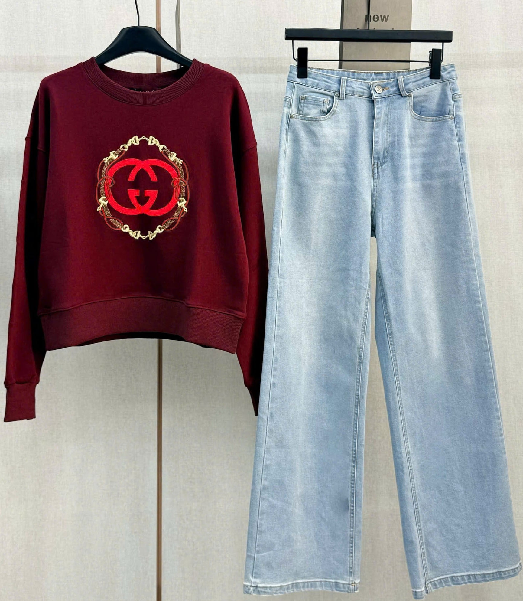 Áo nữ màu đỏ và trắng nữ Gucci 7