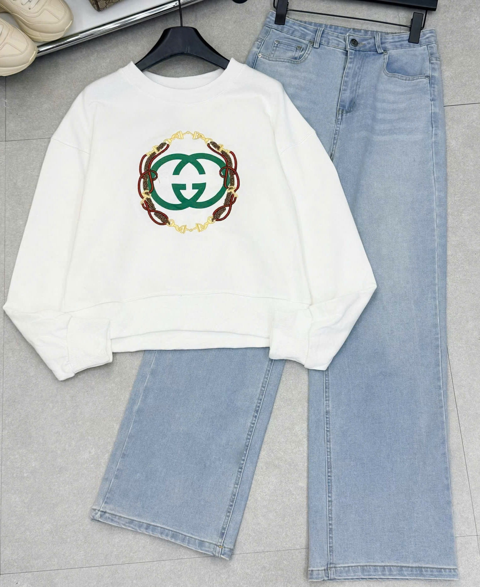 Áo nữ màu đỏ và trắng nữ Gucci 8