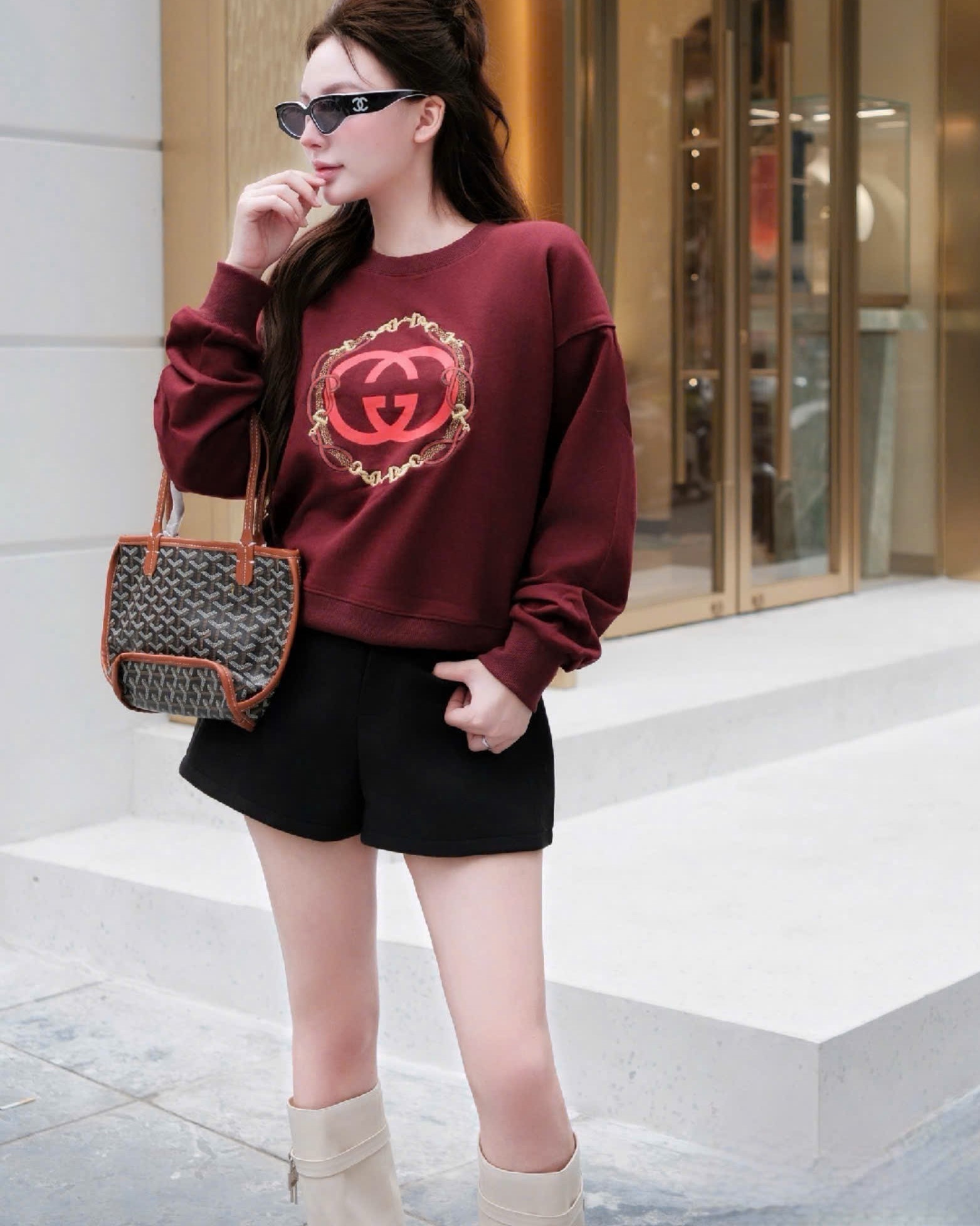 Áo nữ màu đỏ và trắng nữ Gucci 11