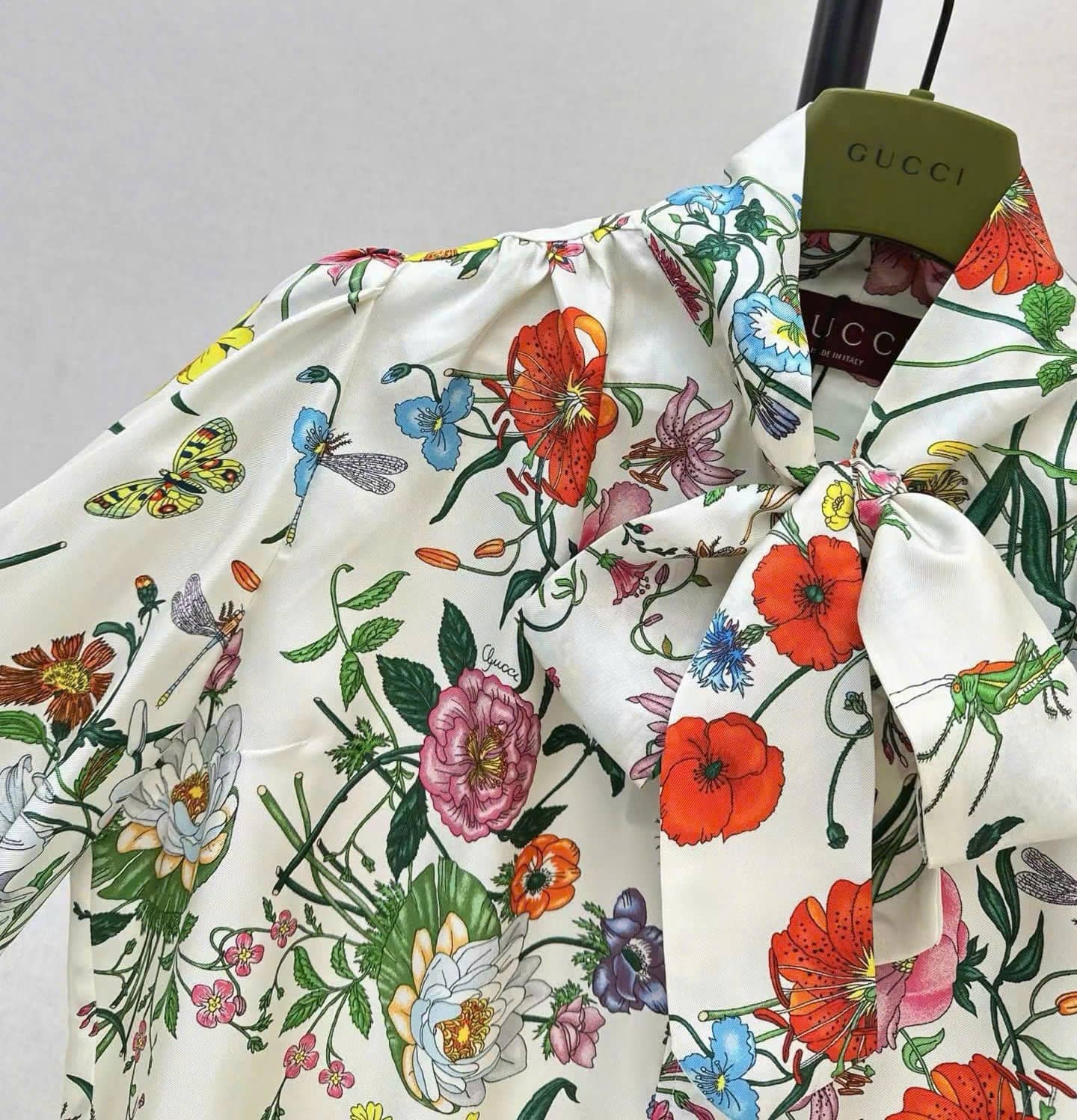 Áo Gucci lụa Printed Silk Twill Shirt With Bow 4