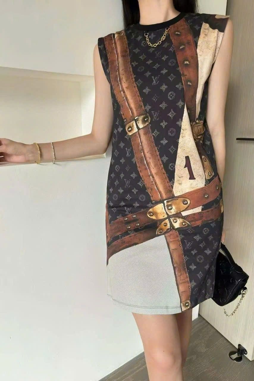 Áo đầm Louis Vuitton Sleeveless LV Trunk T-Shirt 1AGHCH 6