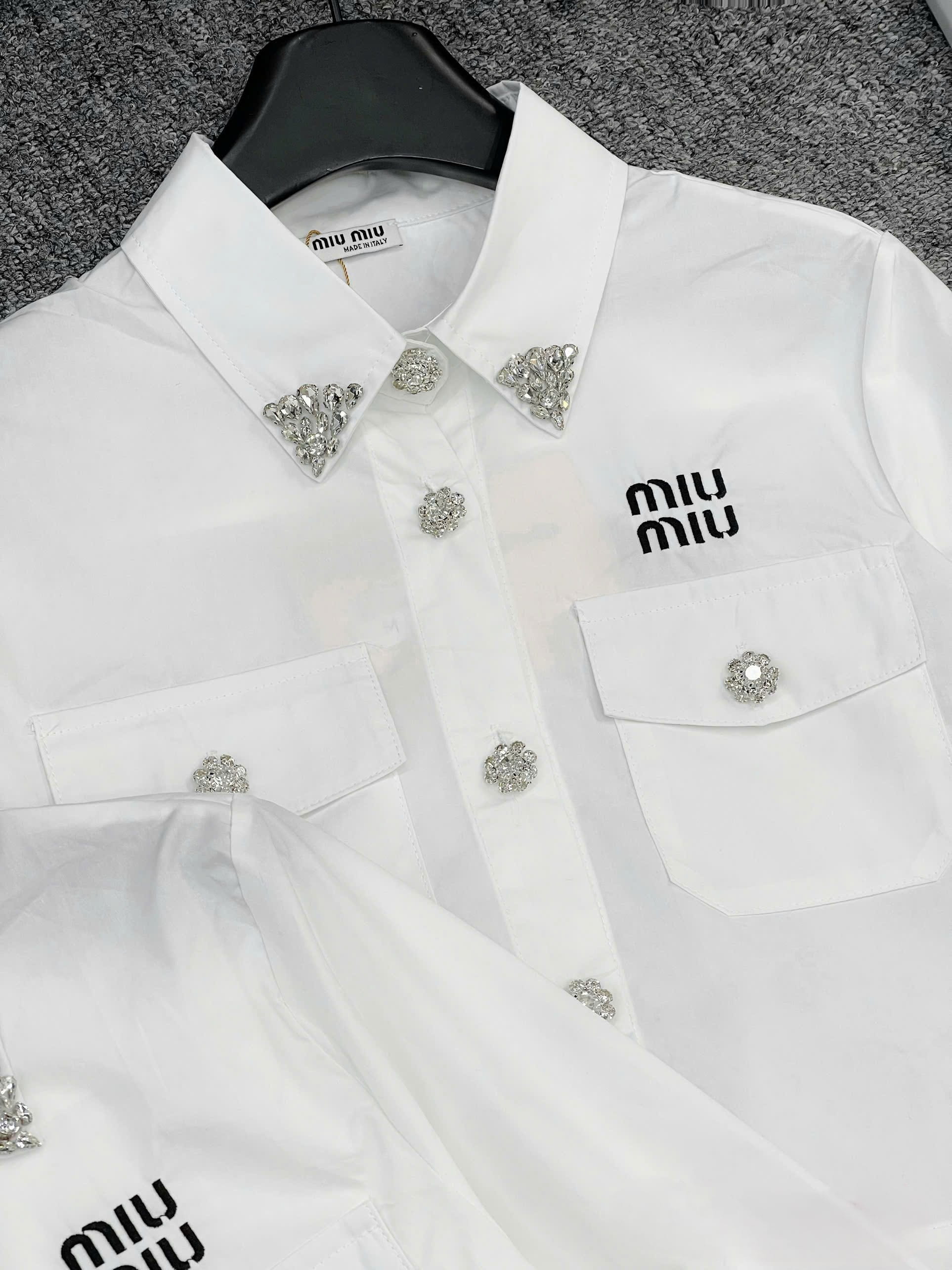Sơ mi nữ màu trắng cổ phối đá Miu Miu 6
