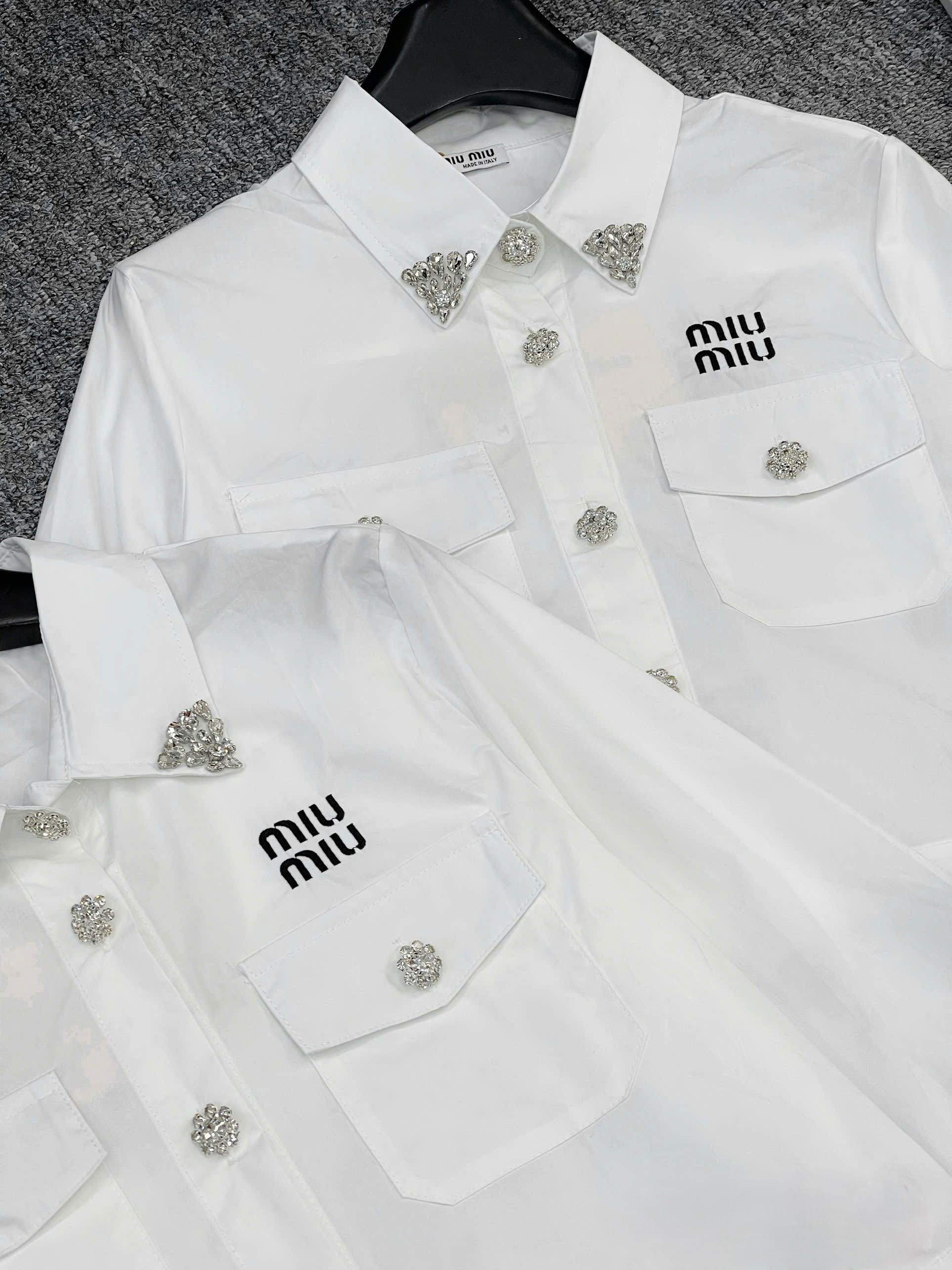Sơ mi nữ màu trắng cổ phối đá Miu Miu 8