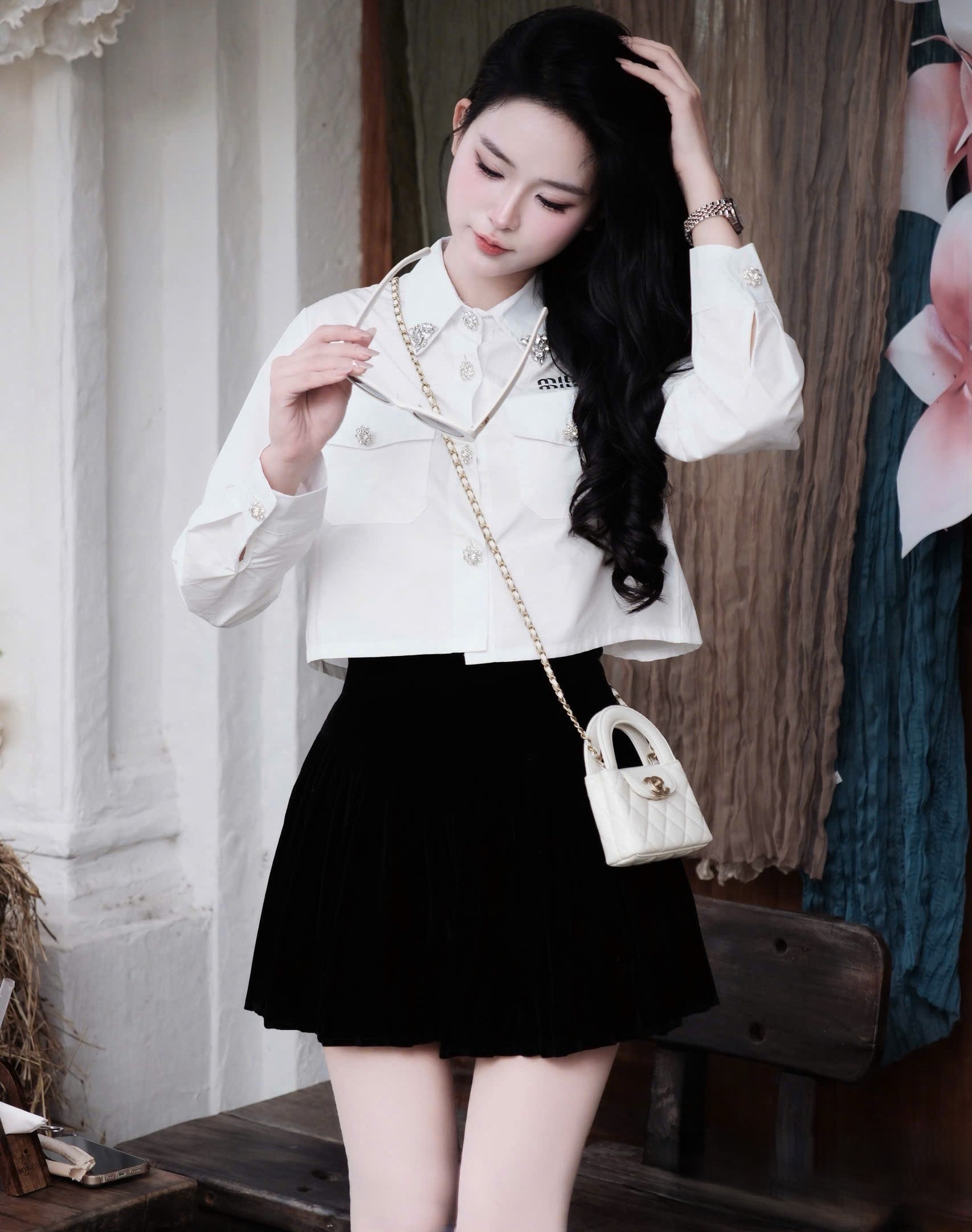 Sơ mi nữ màu trắng cổ phối đá Miu Miu 9