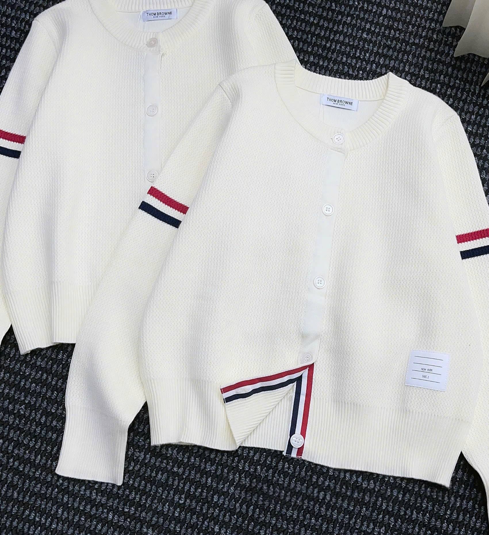 Áo khoác len tay dài Thom Browne 4