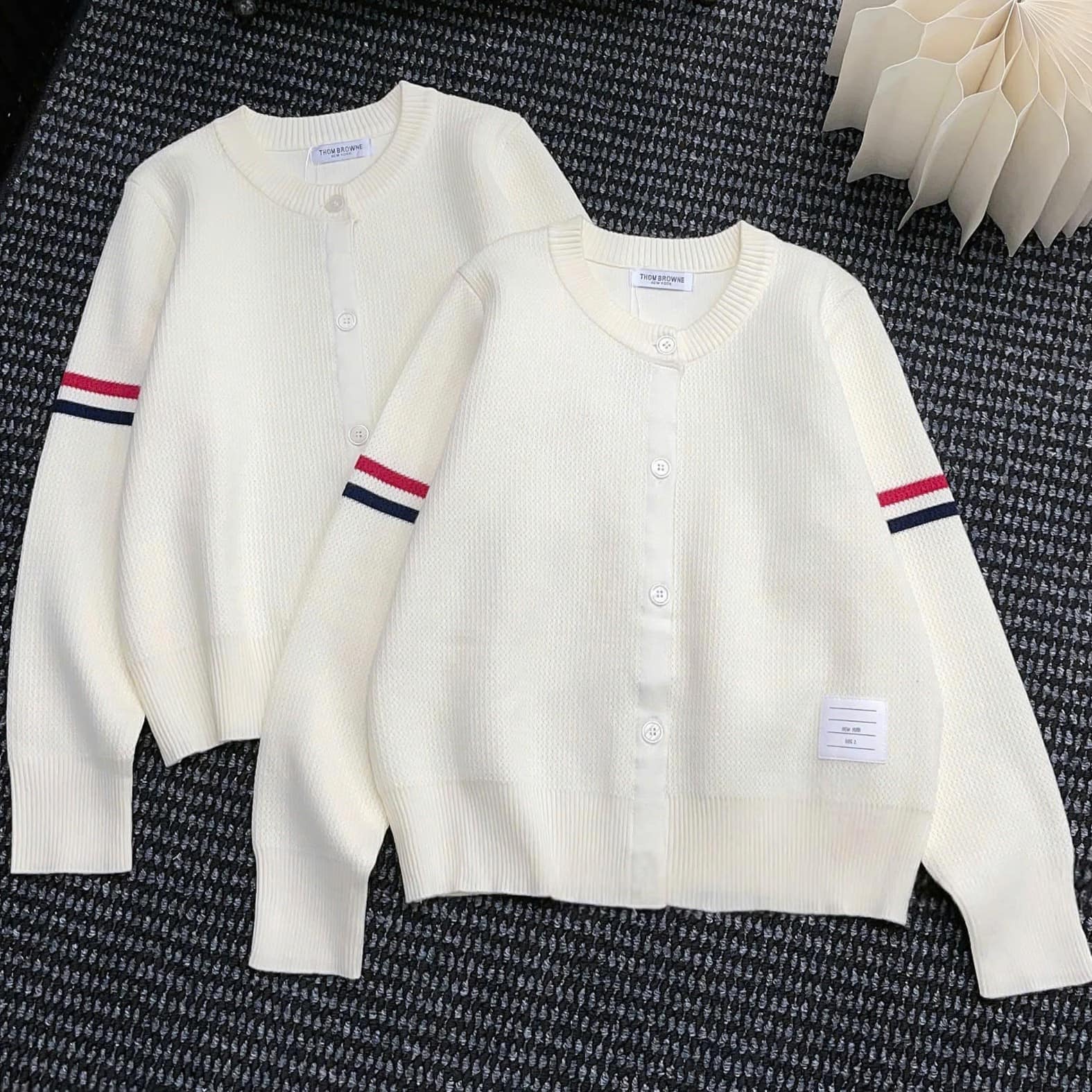Áo khoác len tay dài Thom Browne 6