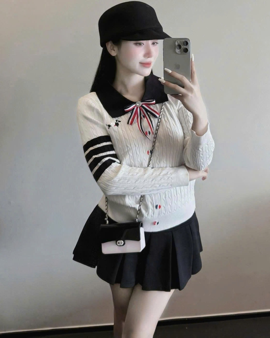 Áo len cổ nơ Thom Browne 7