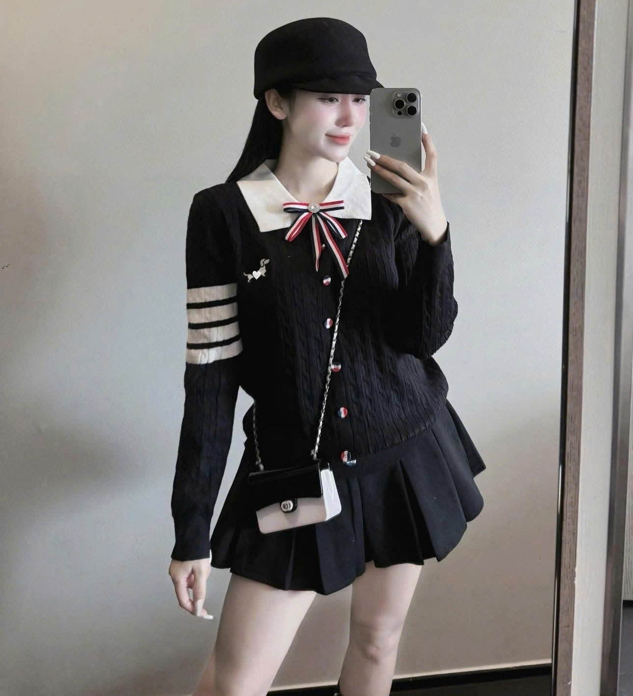 Áo len cổ nơ Thom Browne 9