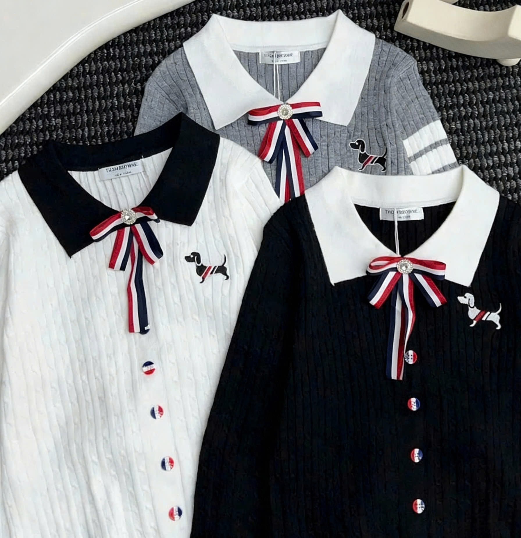 Áo len cổ nơ Thom Browne 12