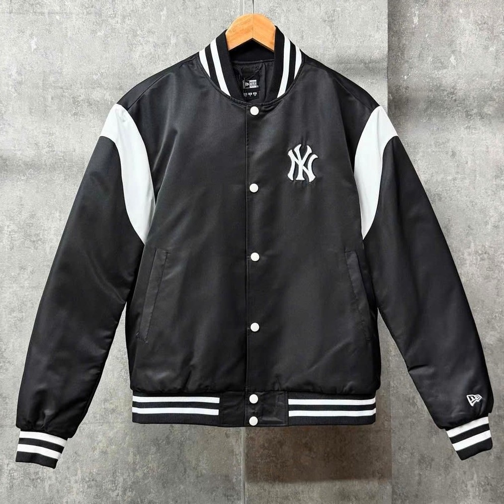 Áo Khoác Bomber New Era Yankees Varsity Jacket Black 7