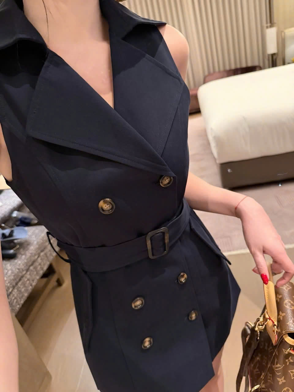 Áo đầm sát nách Burberry kèm thắt lưng 3