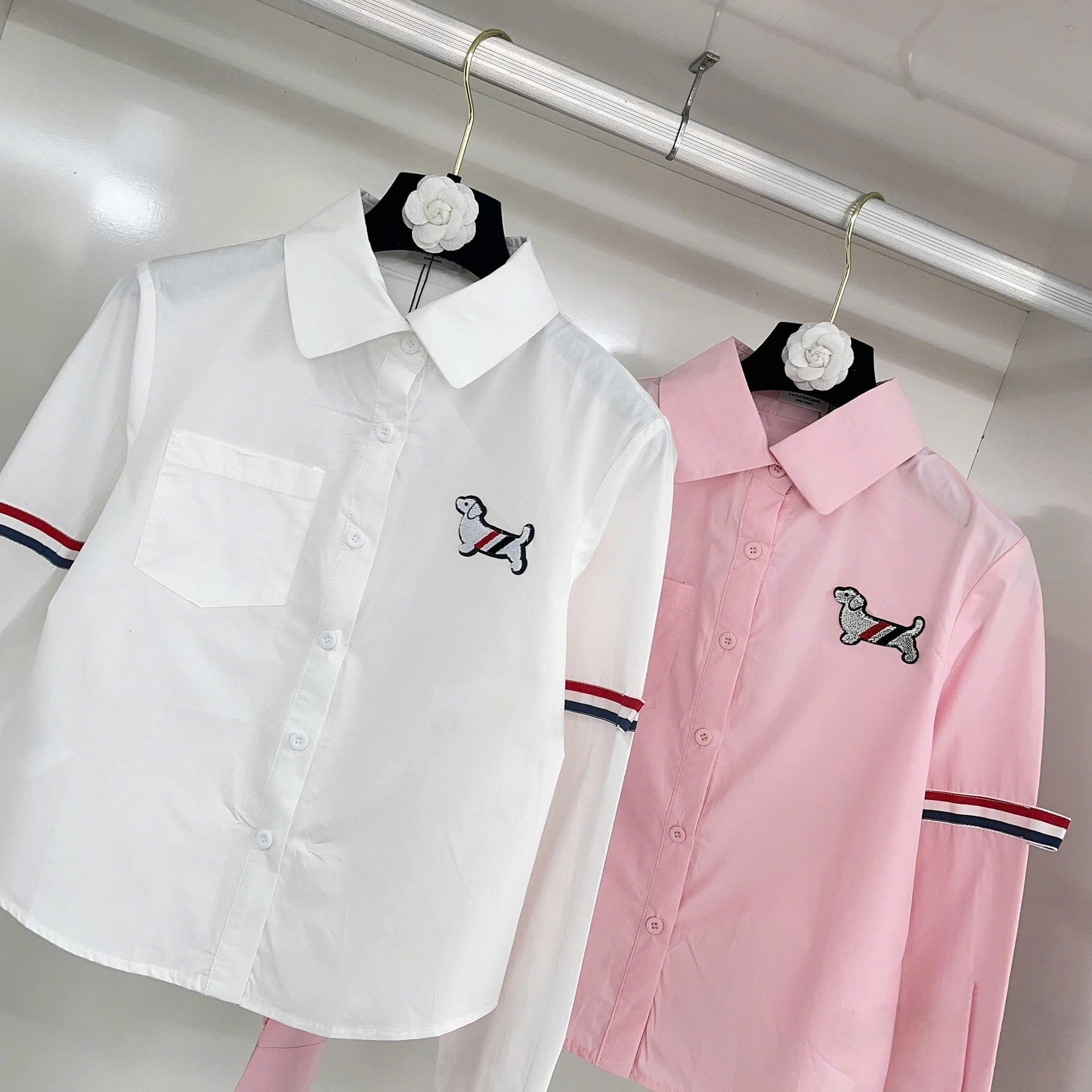 Áo sơ mi nữ tay dài hoa tiết chó Thom Browne 7