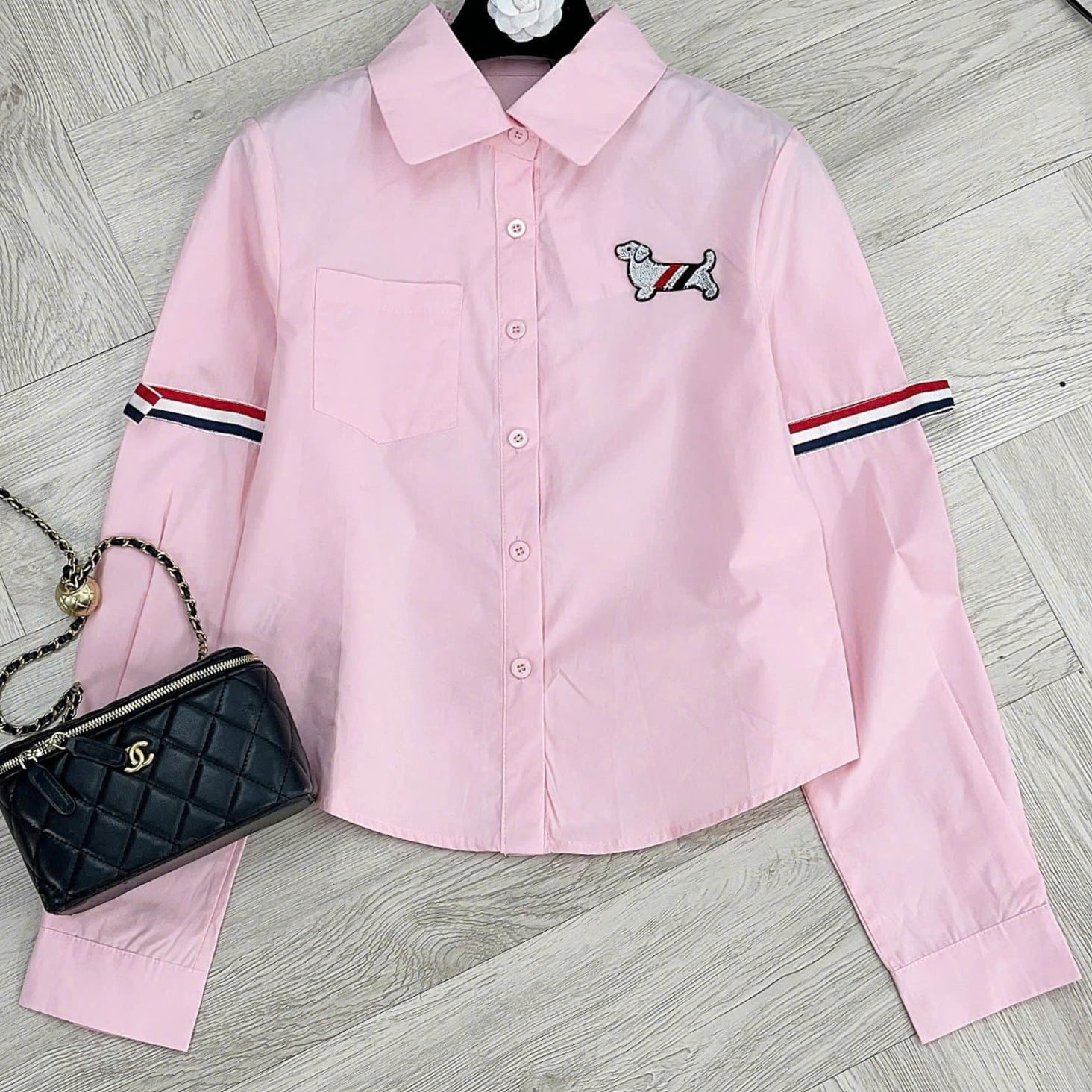 Áo sơ mi nữ tay dài hoa tiết chó Thom Browne 10