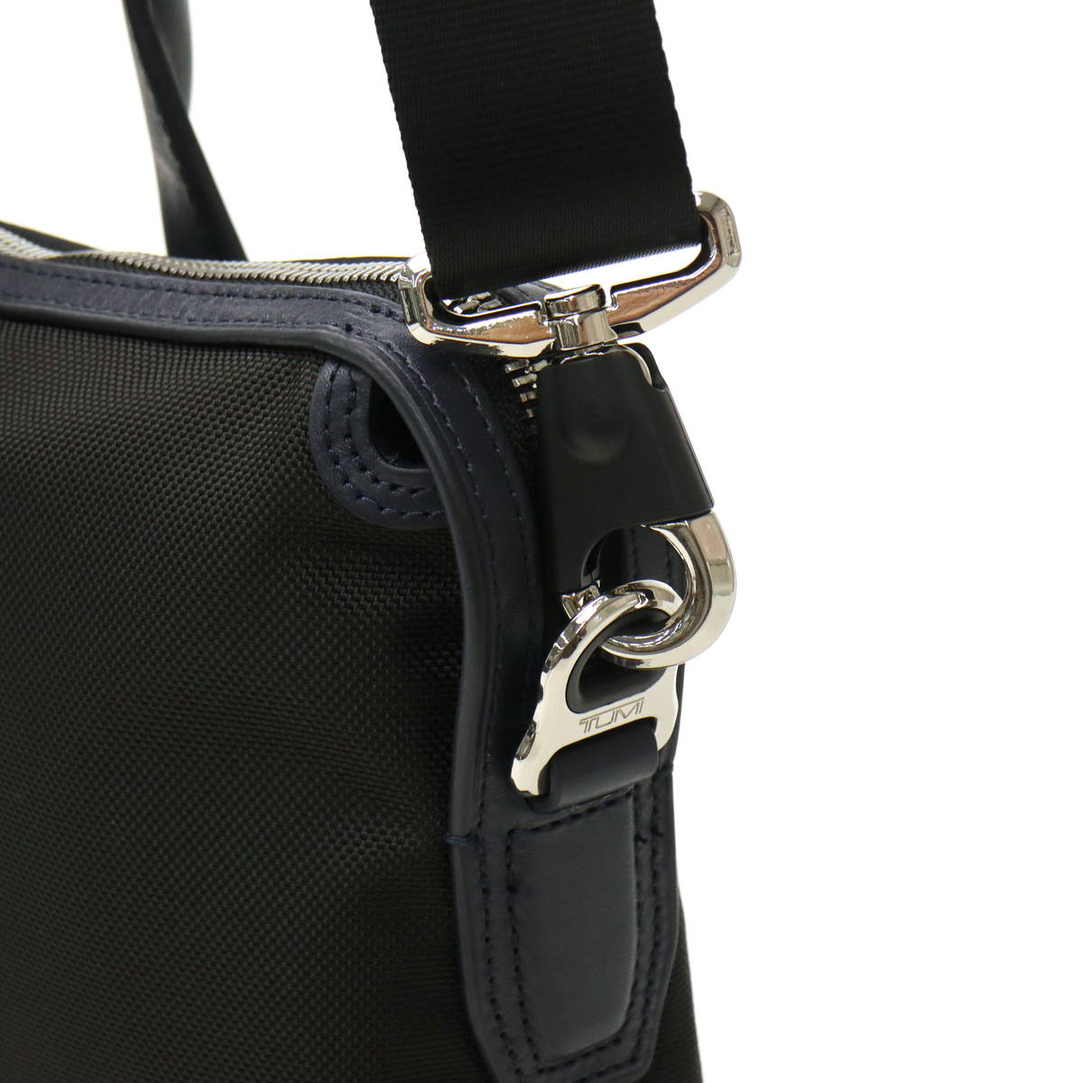 CẶP LAPTOP NAM TUMI JARVIS SLIM BRIEF BLACK NAVY 8