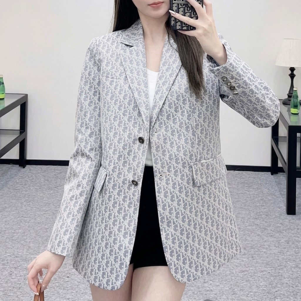Áo vest xám họa tiết hãng Dior 1