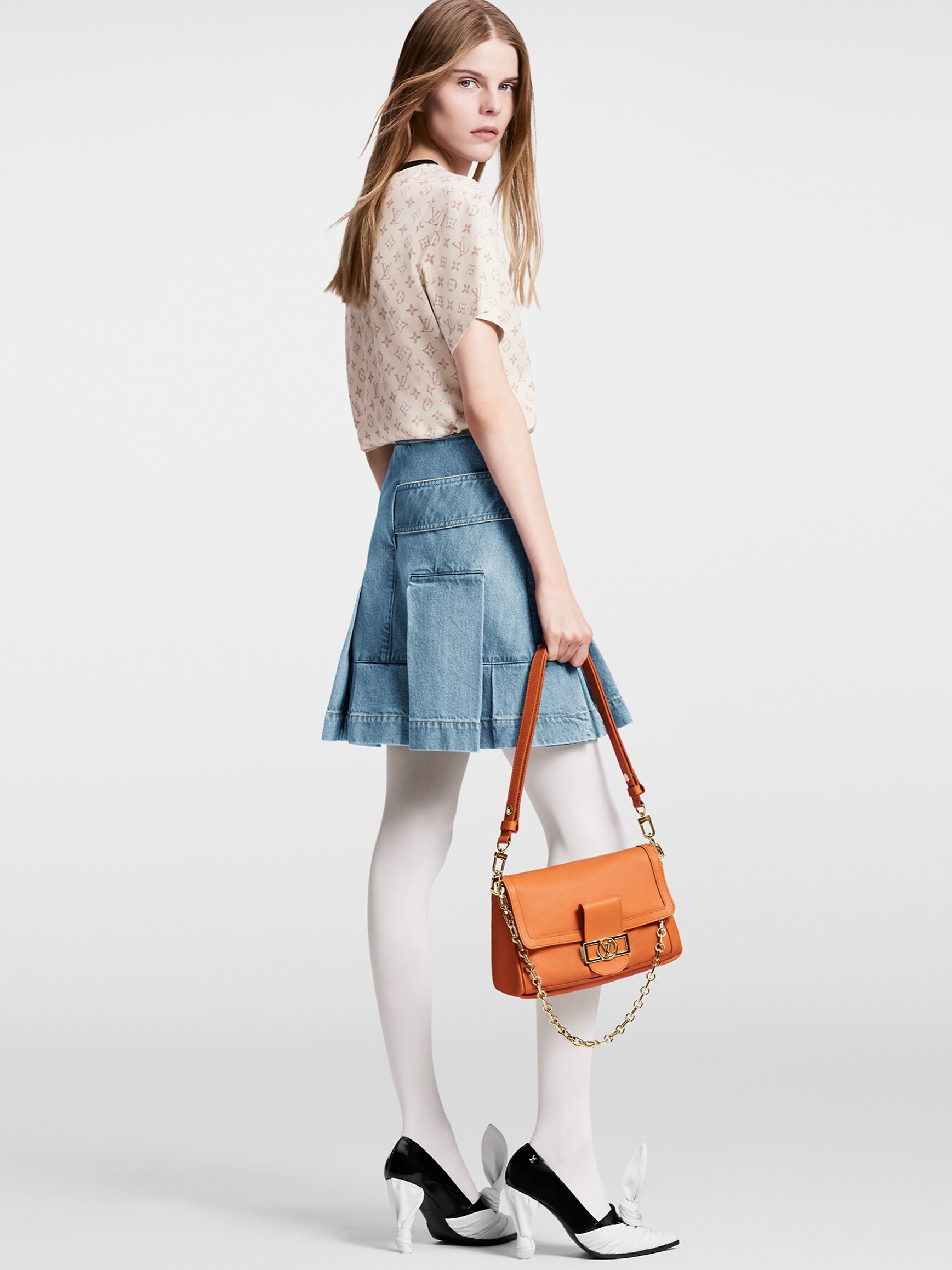 Váy Jeans LV Louis Vuitton Denim Button Tab Pleat Skirt 1AFLXO 11