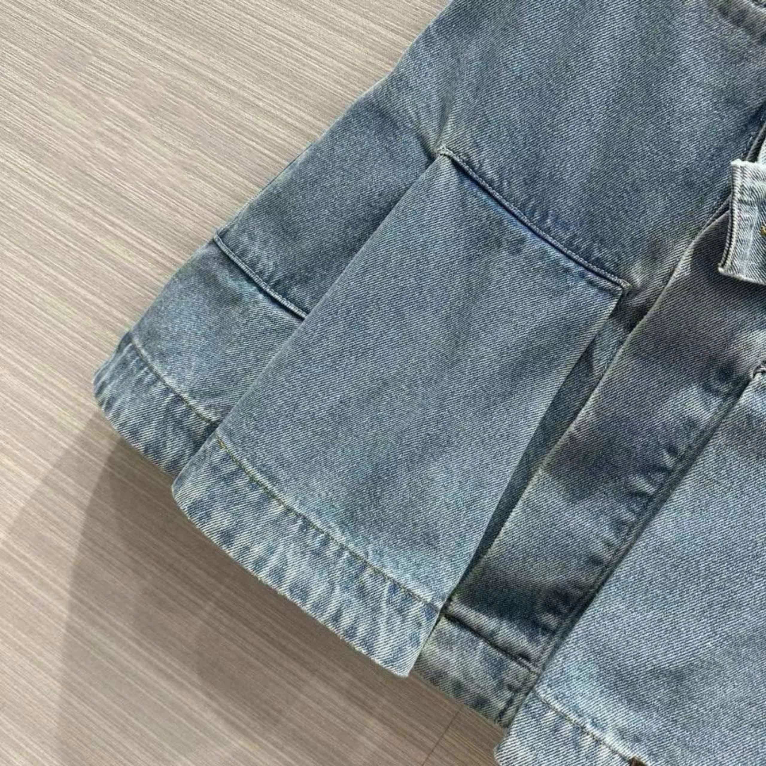 Váy Jeans LV Louis Vuitton Denim Button Tab Pleat Skirt 1AFLXO 13