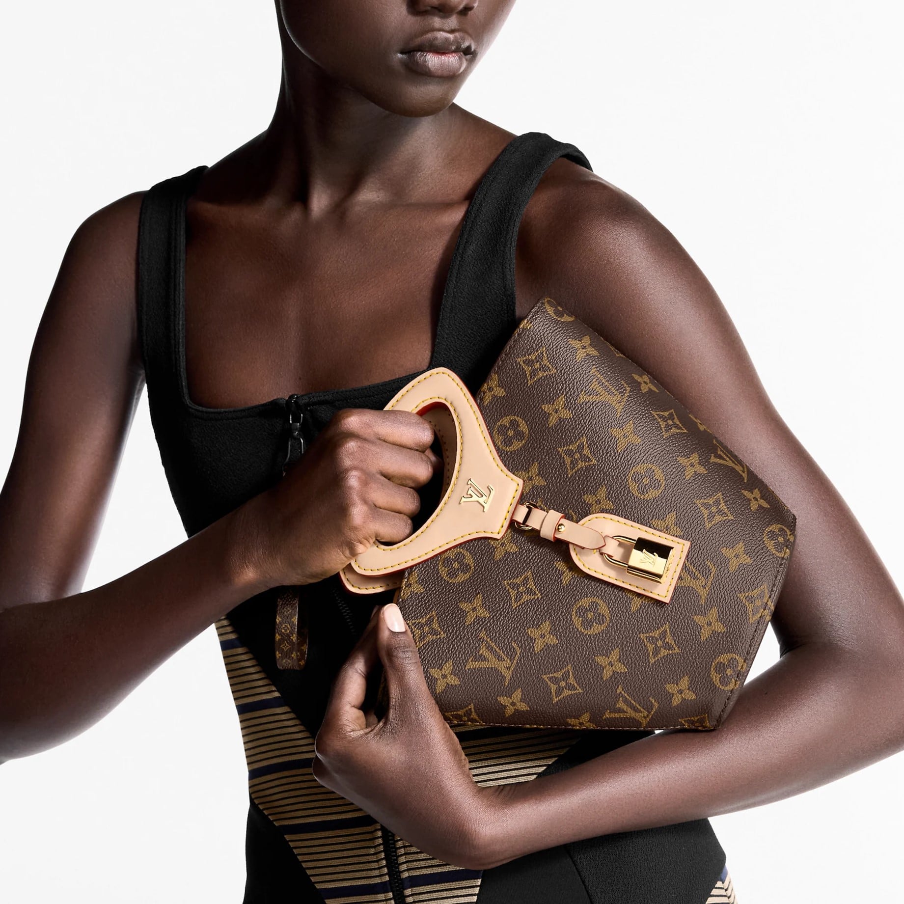 Túi Louis Vuitton Rivage BB Monogram Canvas 4