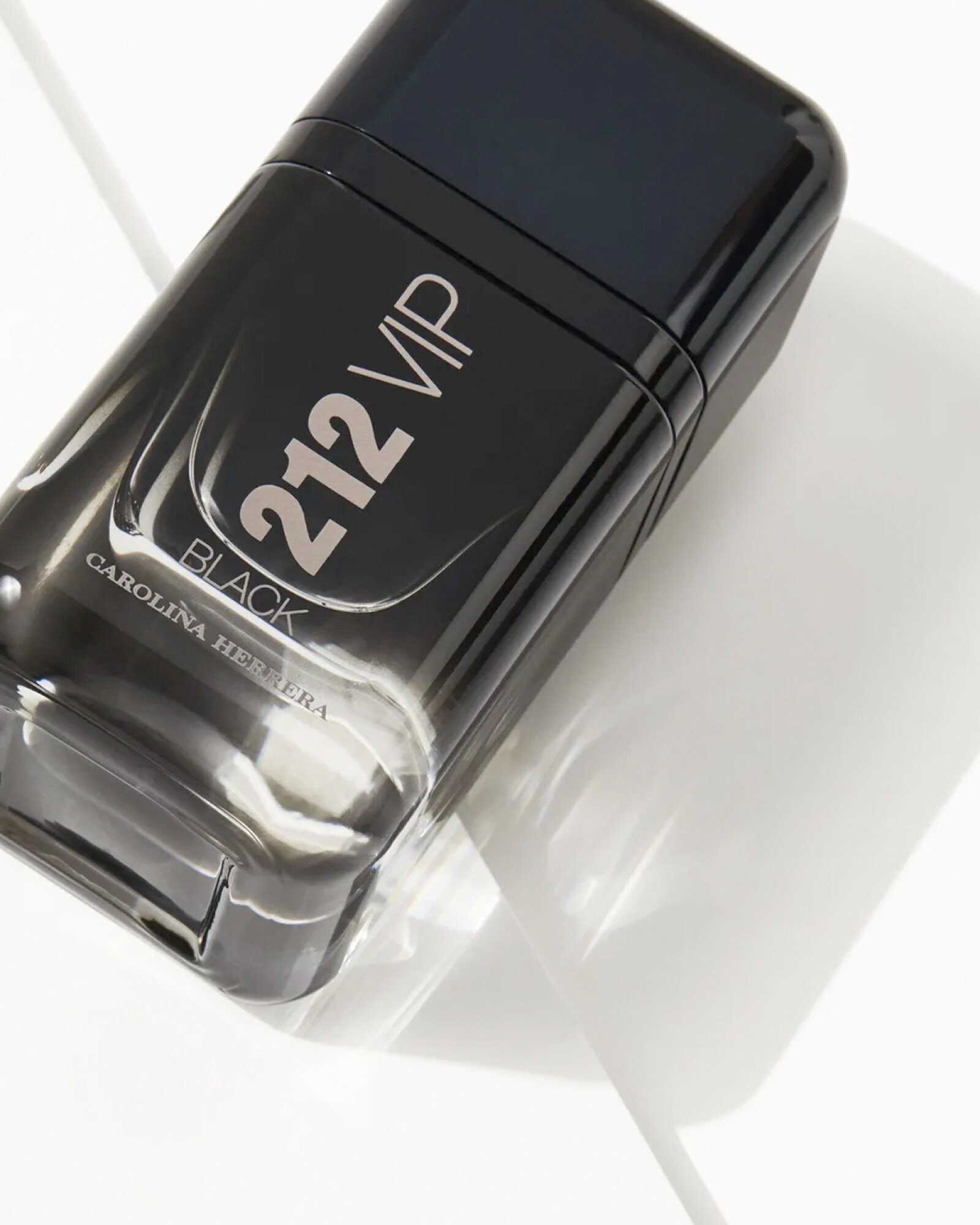 Nước hoa nam Carolina Herrera 212 Vip Black Eau de parfum 13