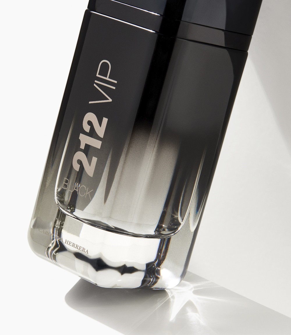 Nước hoa nam Carolina Herrera 212 Vip Black Eau de parfum 14