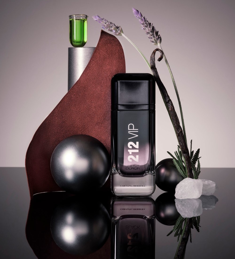 Nước hoa nam Carolina Herrera 212 Vip Black Eau de parfum 15