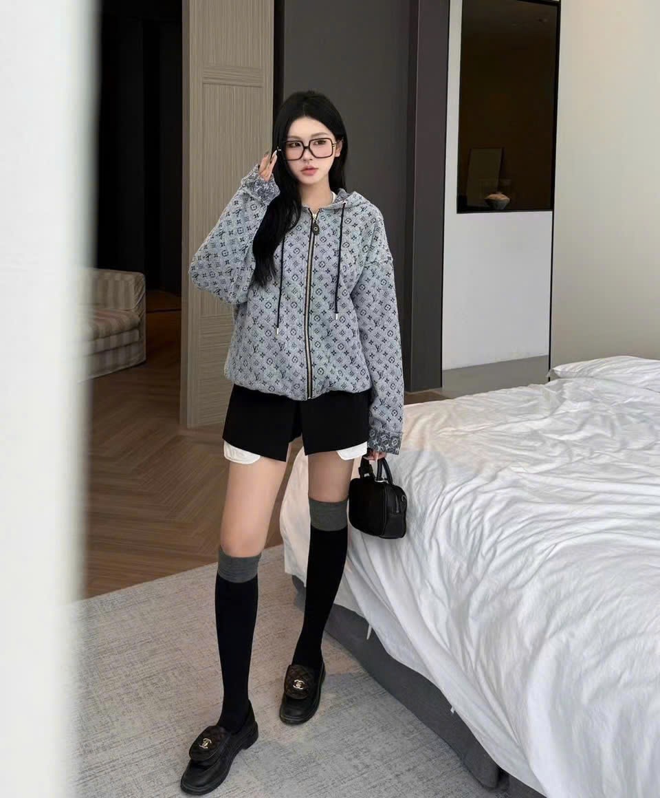 Áo khoác LV Louis Vuitton Monogram Bouclé Hoodie 9