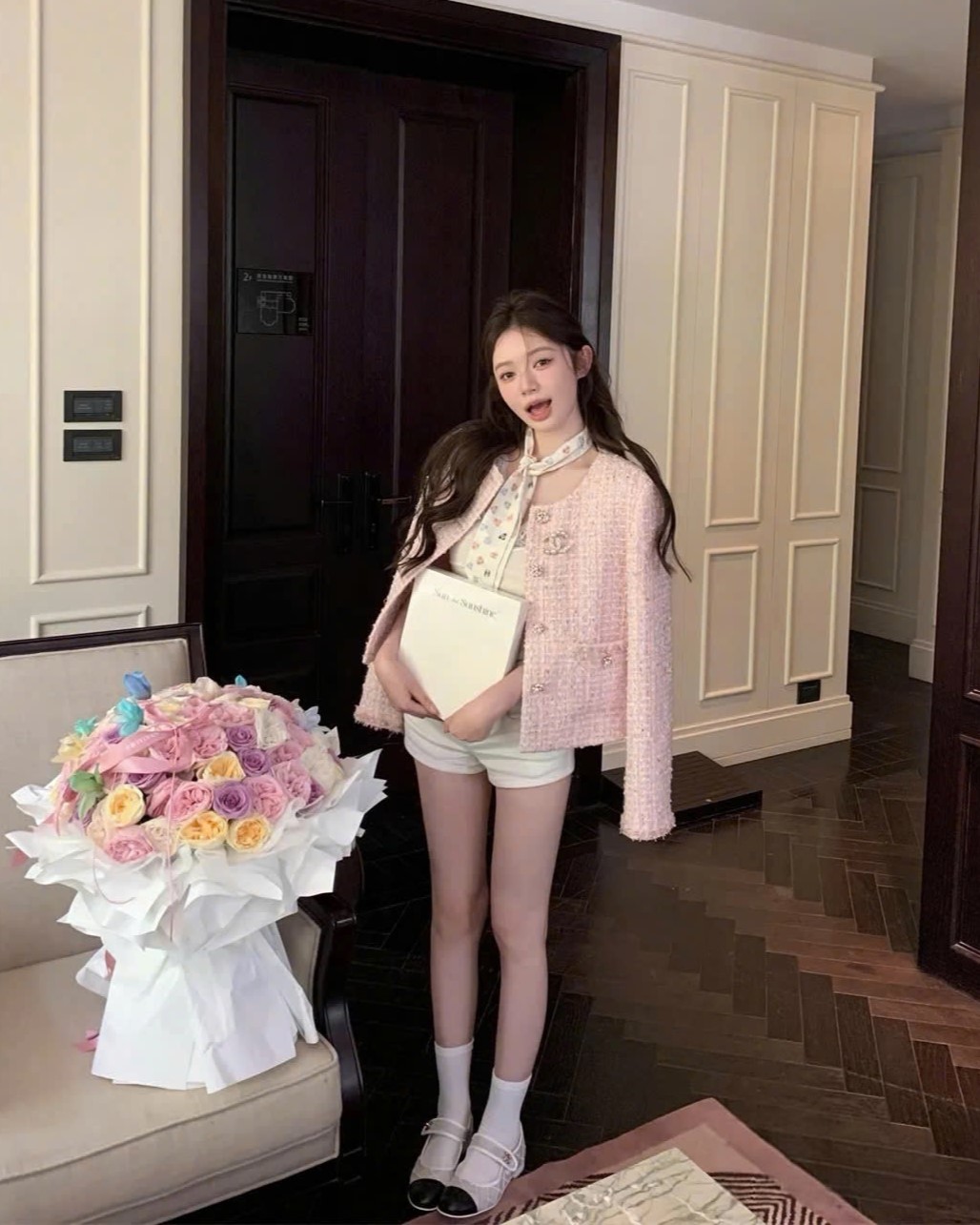 Áo khoác dạ vải tweed Chanel hồng 9