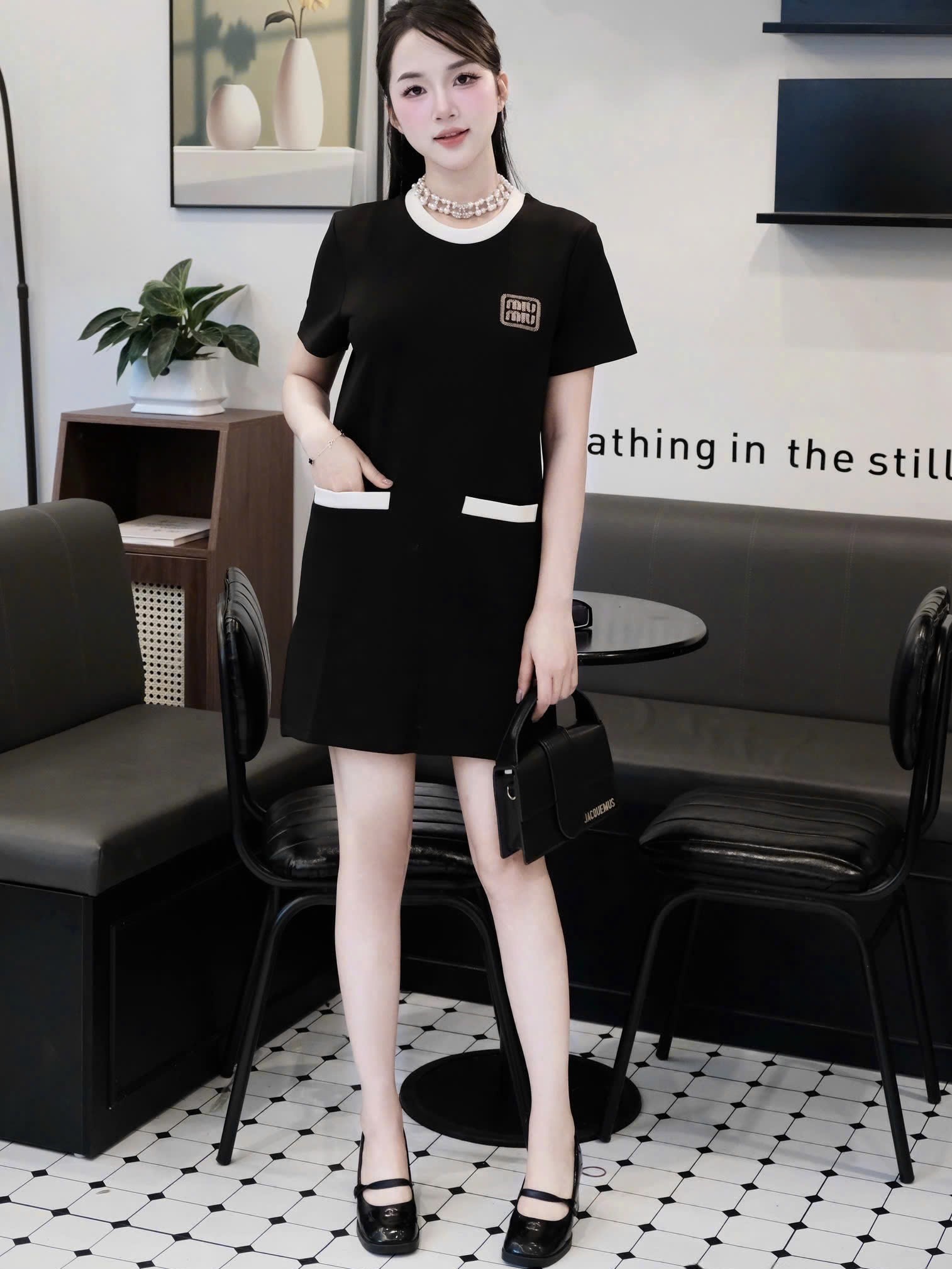 Đầm Miu Miu dáng suông cổ tròn 1