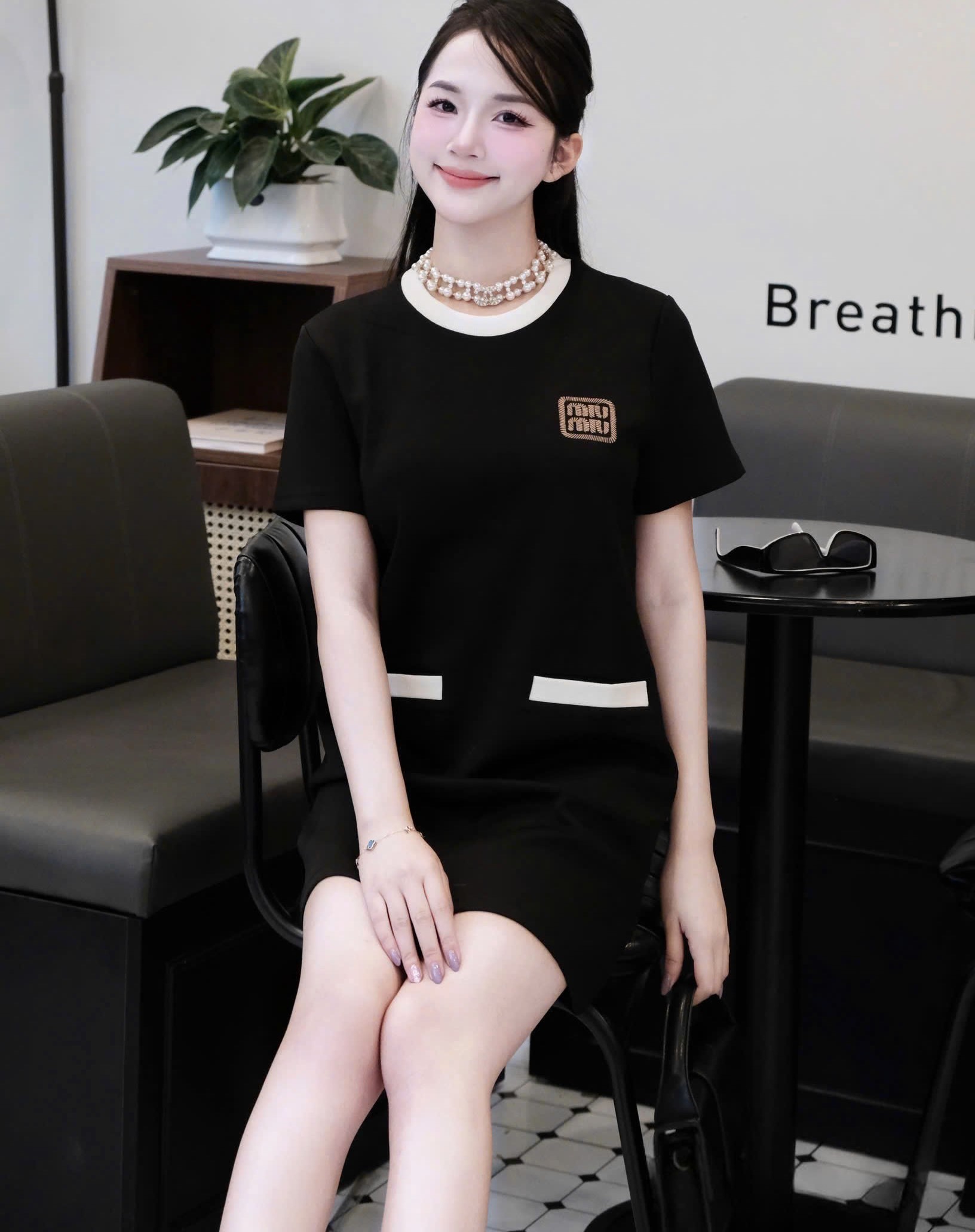 Đầm Miu Miu dáng suông cổ tròn 10