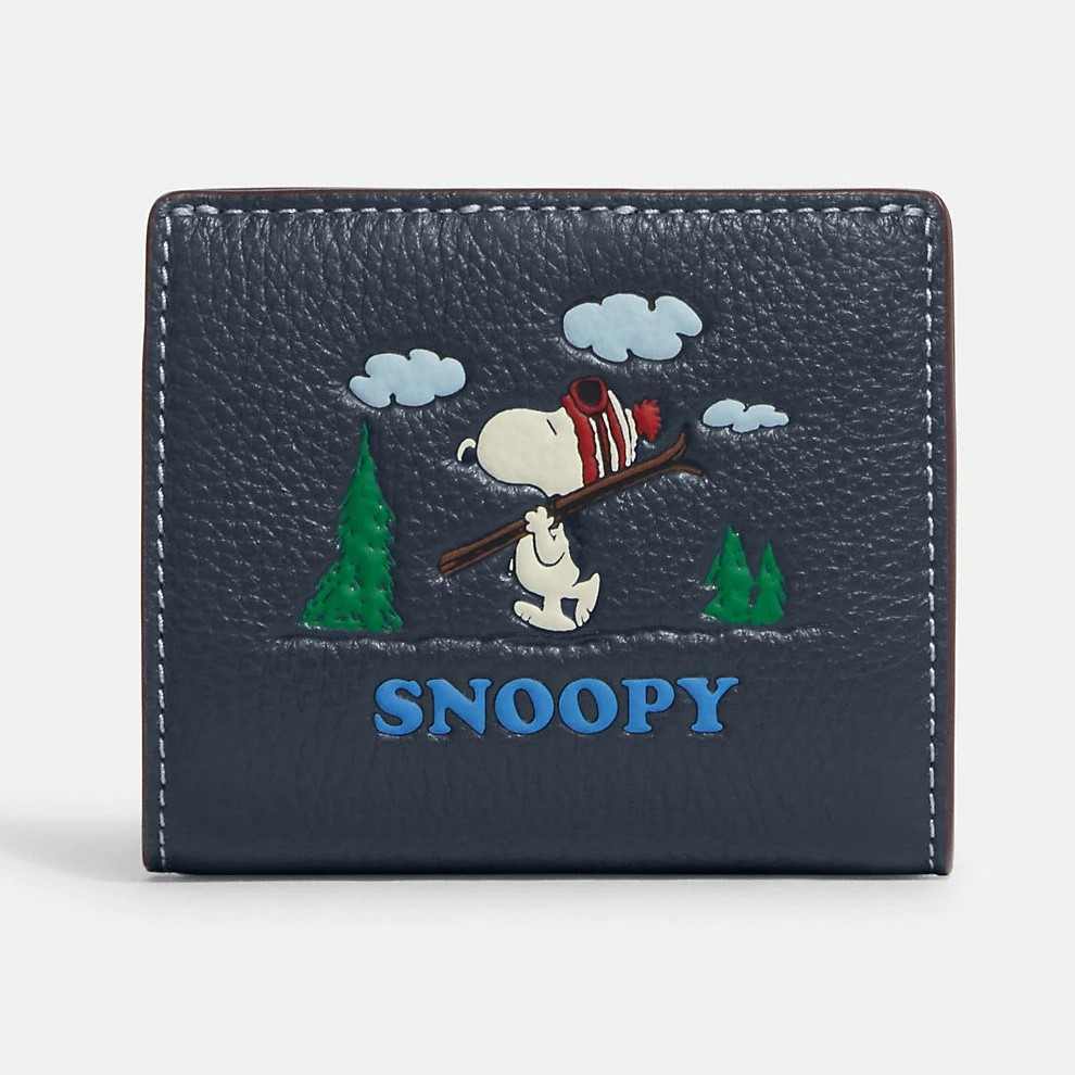 VÍ NGẮN LIMITED COACH X PEANUTS SNAP WALLET WITH SNOOPY SKI MOTIF 1