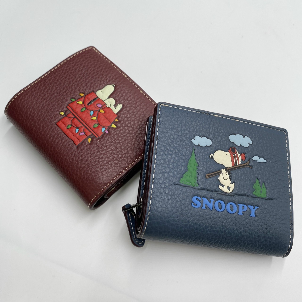  VÍ NGẮN LIMITED COACH X PEANUTS SNAP WALLET WITH SNOOPY SKI MOTIF 3