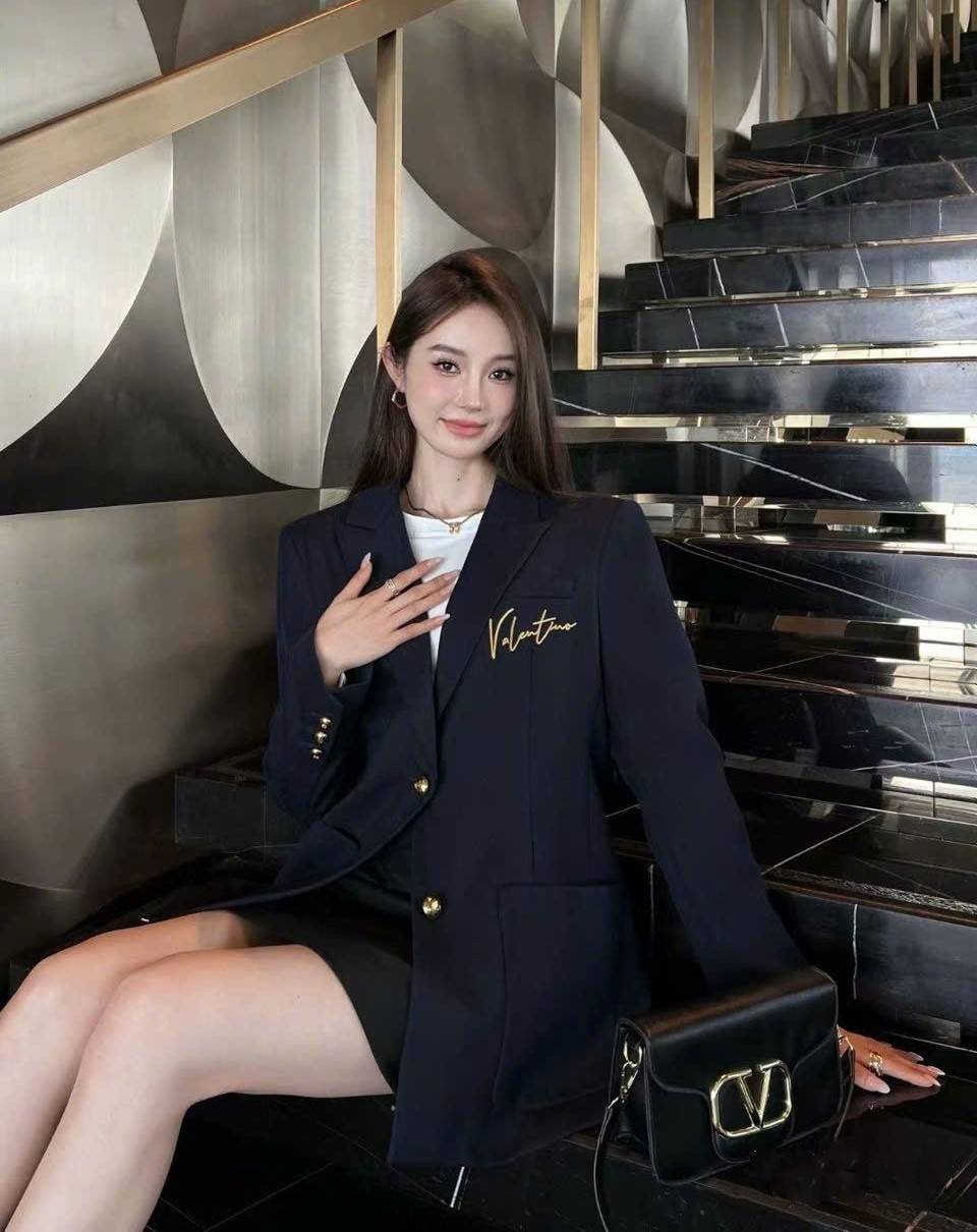 Áo khoác vest nữ Valentino xanh coban 1
