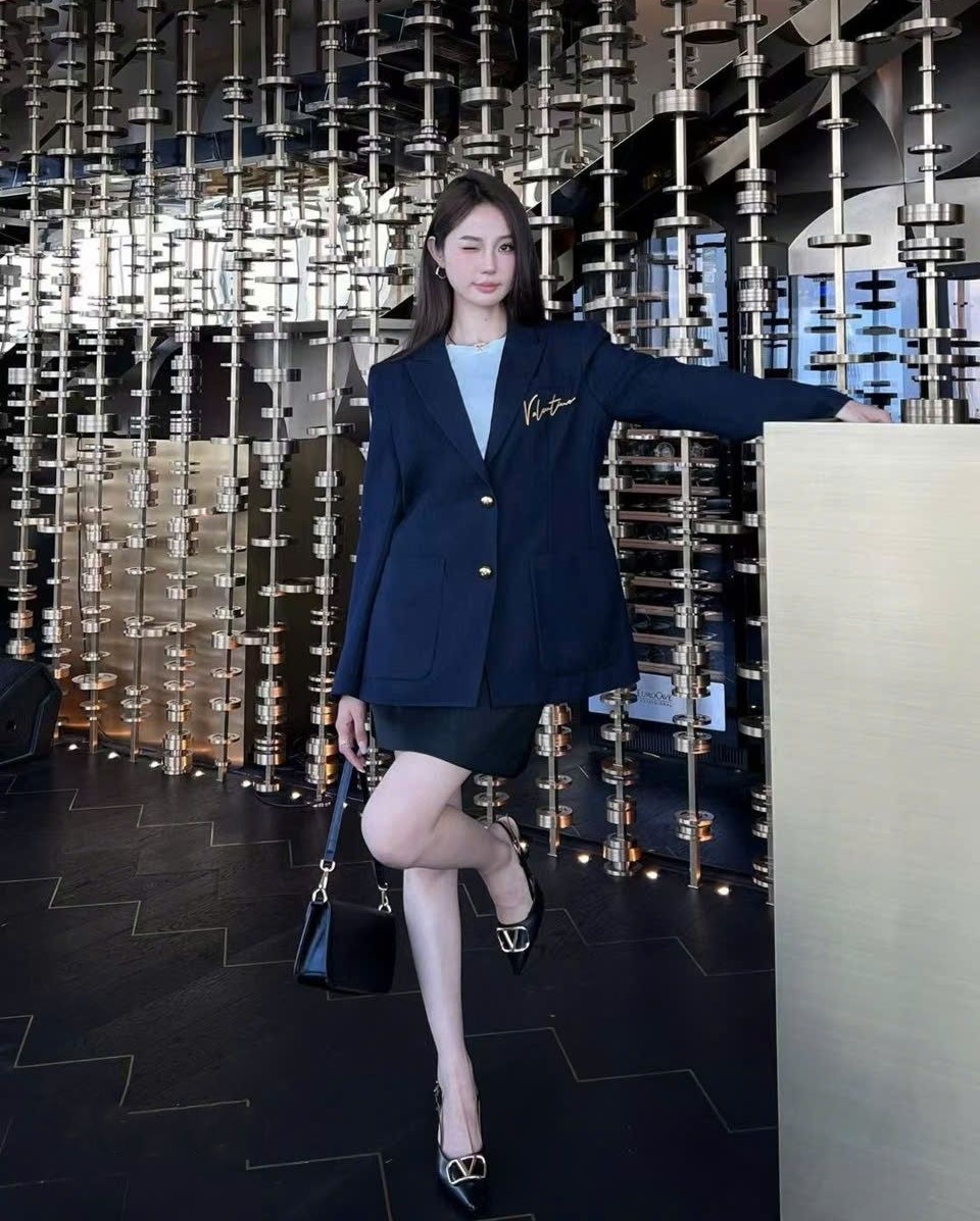 Áo khoác vest nữ Valentino xanh coban 6