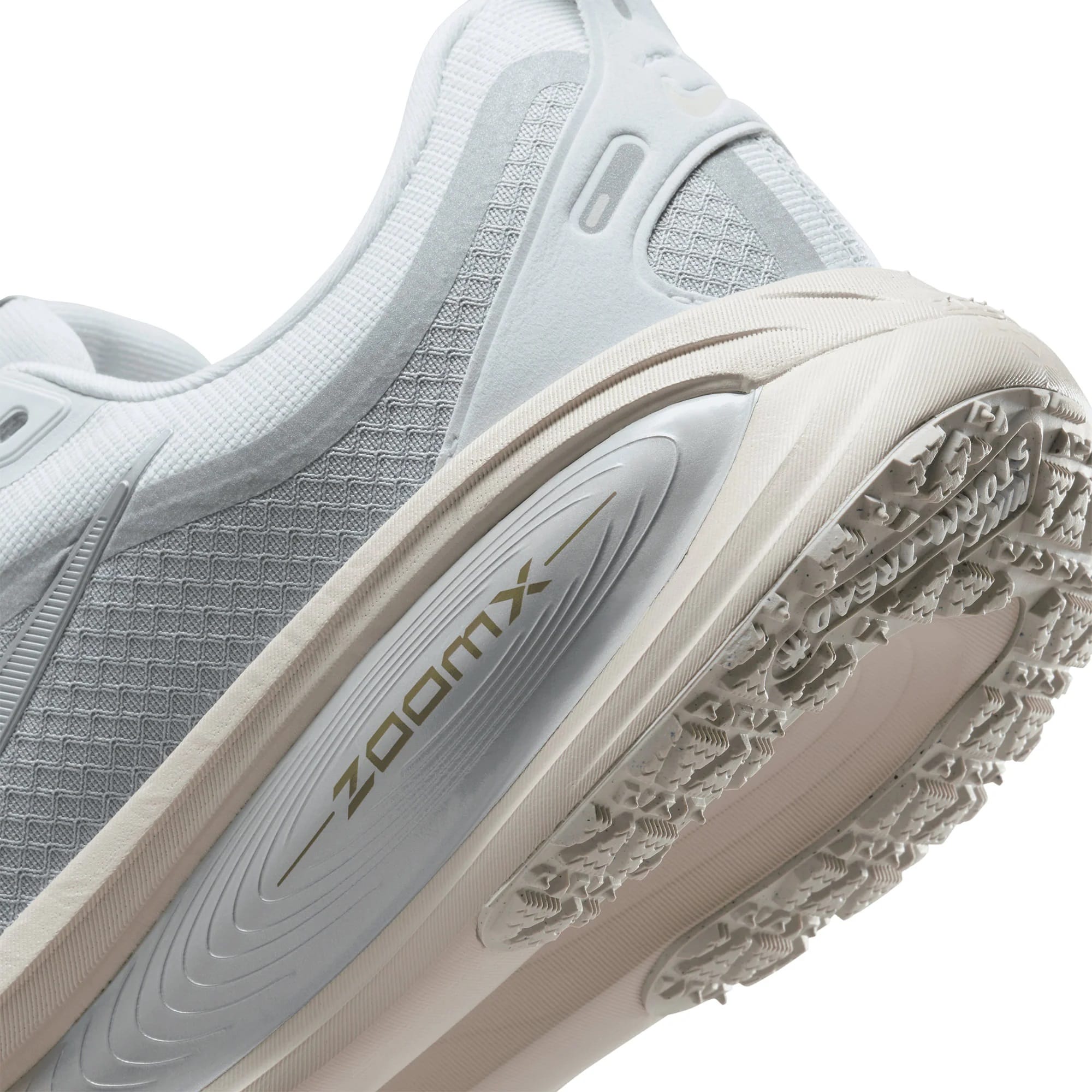 Giày Nike Vomero 18 Road Running Shoes With Reflective Accents Pure Platinum HQ7001-003 6