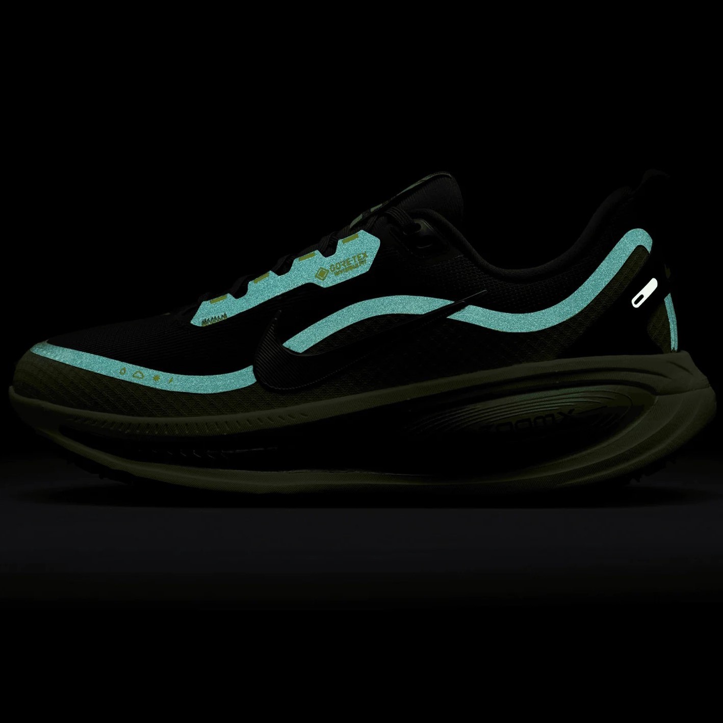 Giày Nike Vomero 18 Road Running Shoes with Reflective Accents Seaweed HQ7002-300 2
