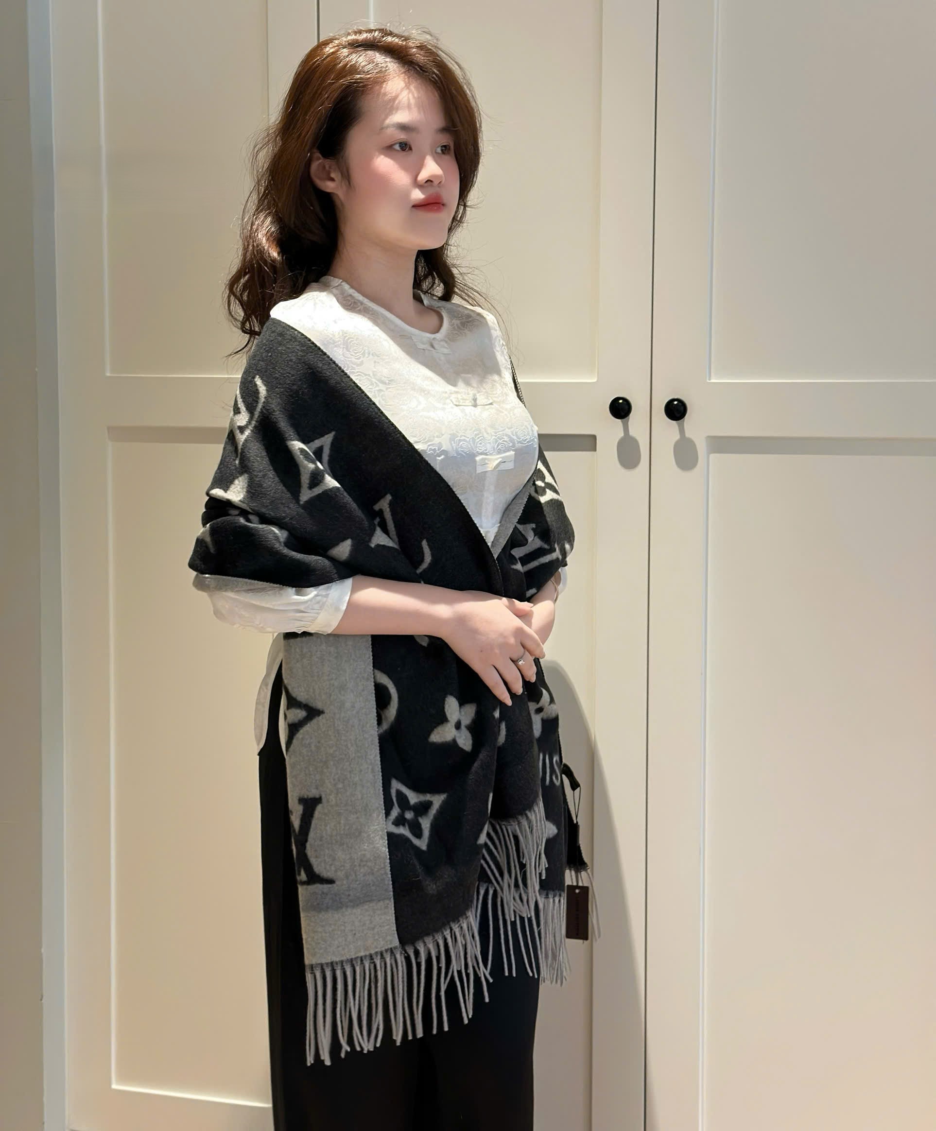 Khăn Quàng Cổ LV Louis Vuitton Essential Scarf Các Loại 3