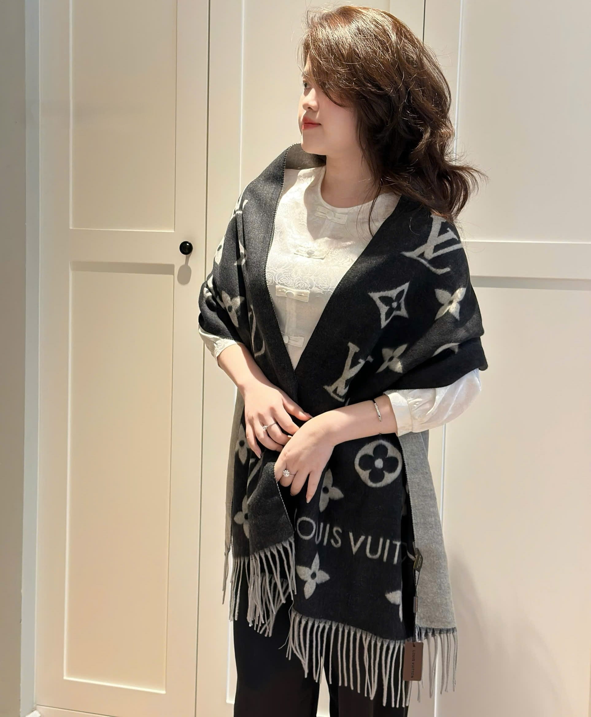 Khăn Quàng Cổ LV Louis Vuitton Essential Scarf Các Loại 6