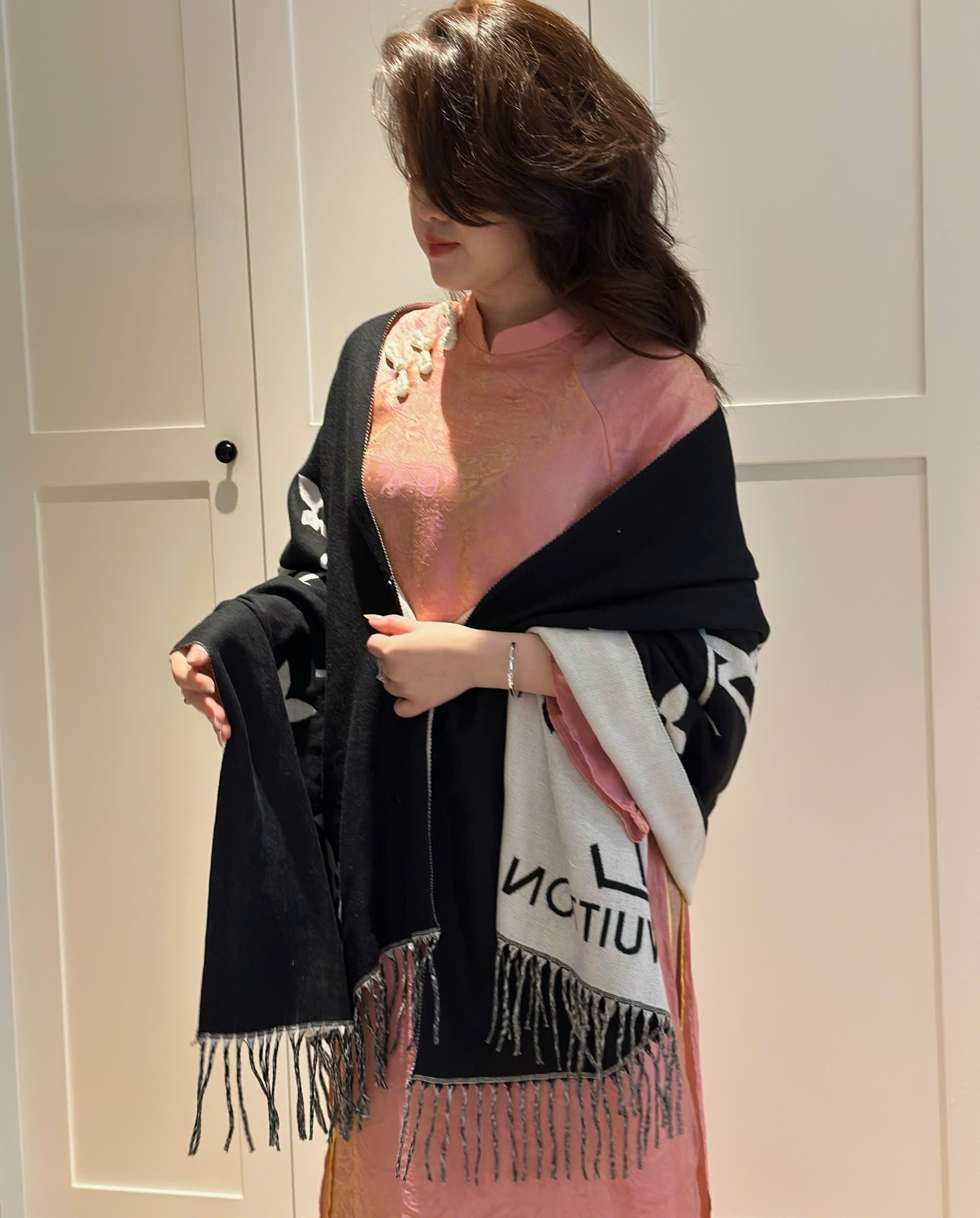 Khăn Quàng Cổ LV Louis Vuitton Essential Scarf Các Loại 10