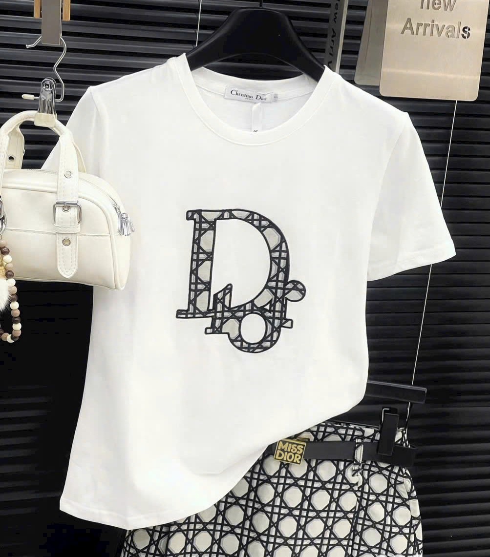 Set áo thun váy sọc kèm thắt lưng Dior 6