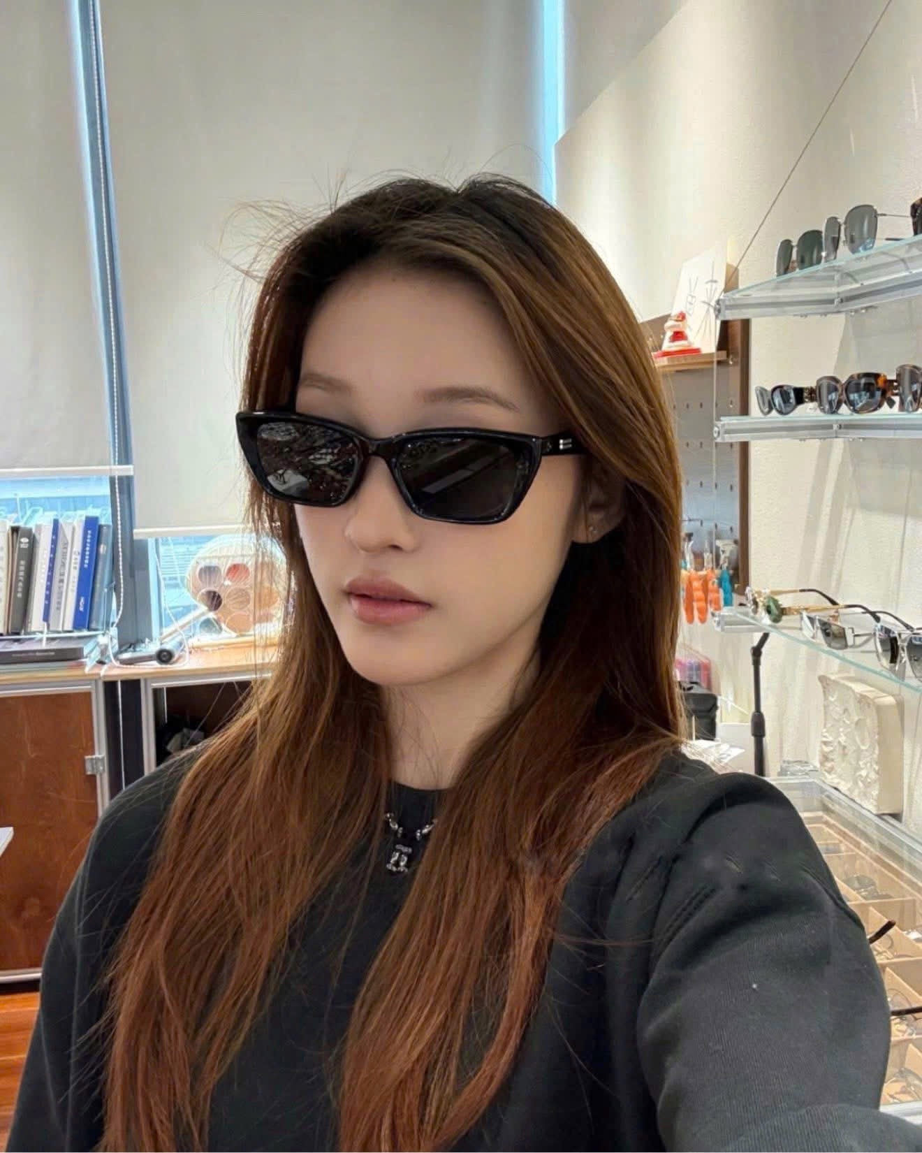 Mắt kính Gentle Monster Sage 01 Cat-Eye Sunglasses in Black Acetate 2