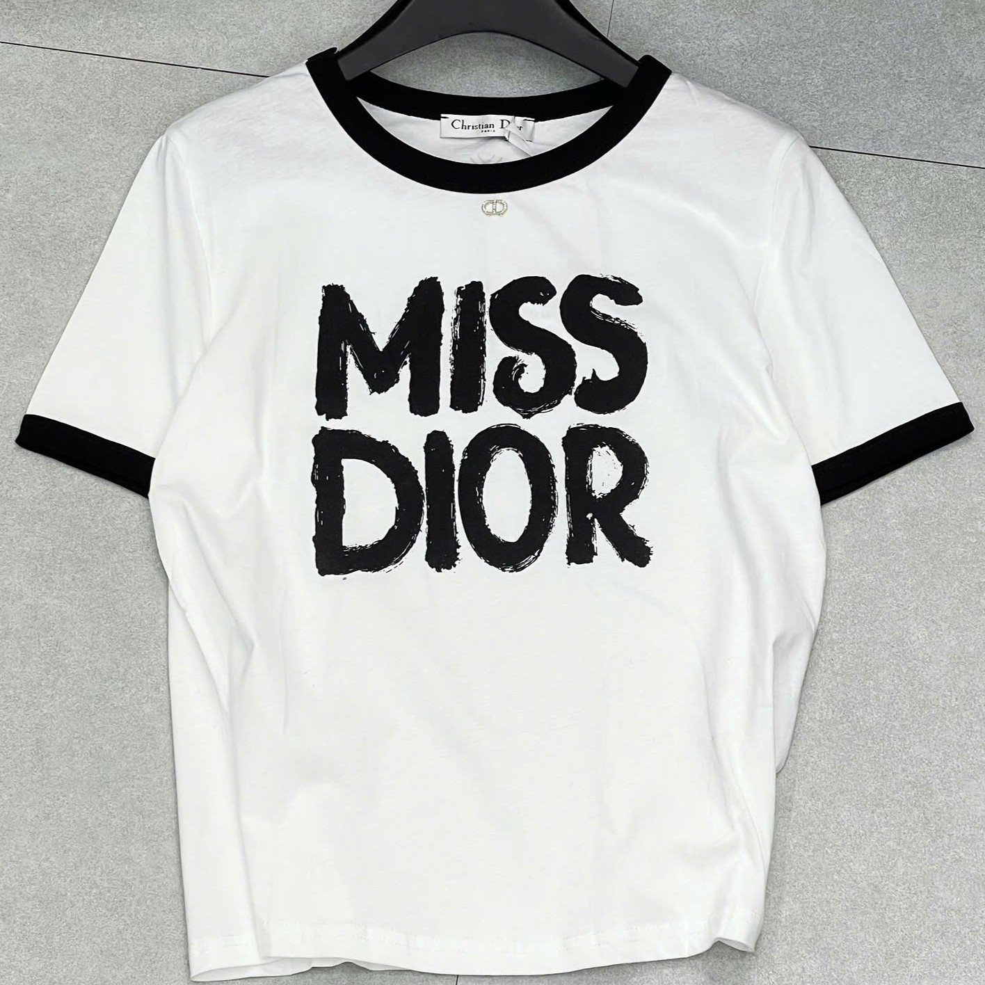 Set áo thun váy dài đen kèm thắt lưng Miss Dior 10