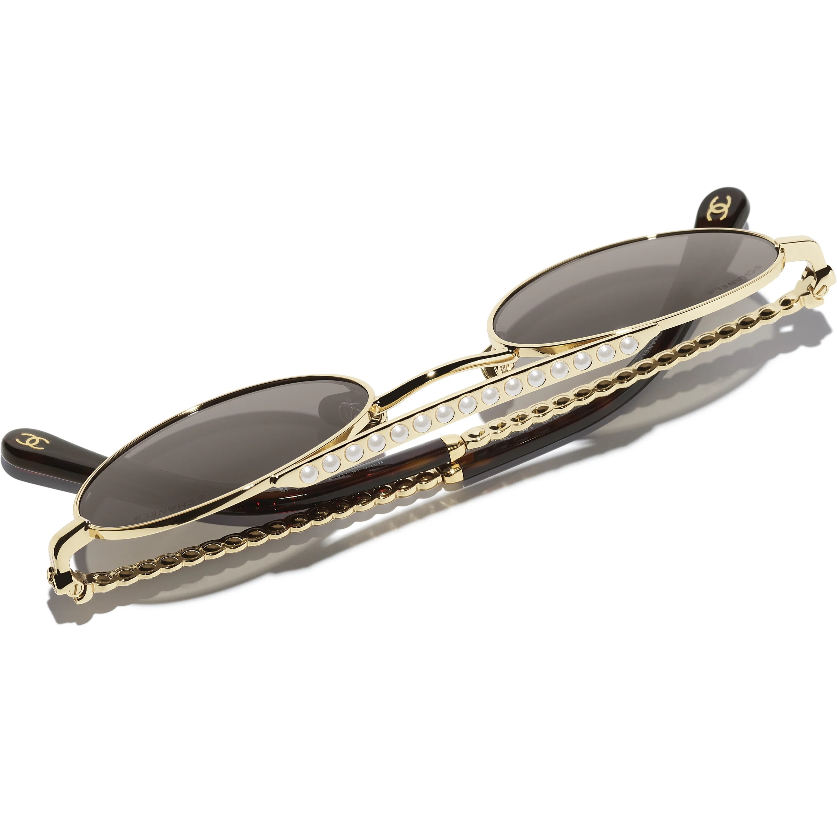 Mắt kính Chanel Oval Sunglasses Metal Imitation Pearls Gold Frame Brown Lenses 4297H 10