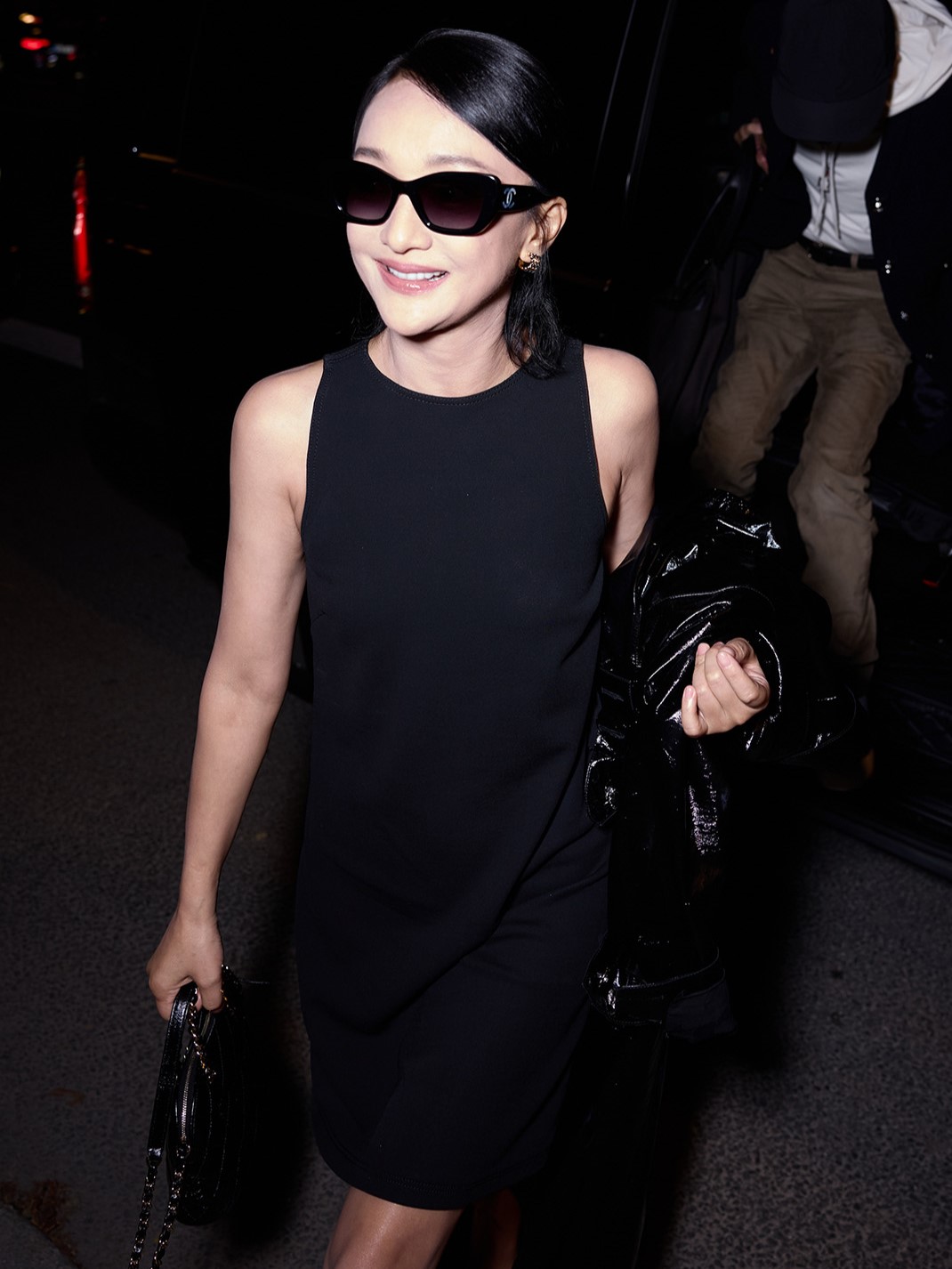Kính Mát Nữ Chanel Rectangle Black Acetate Sunglasses 5493 1