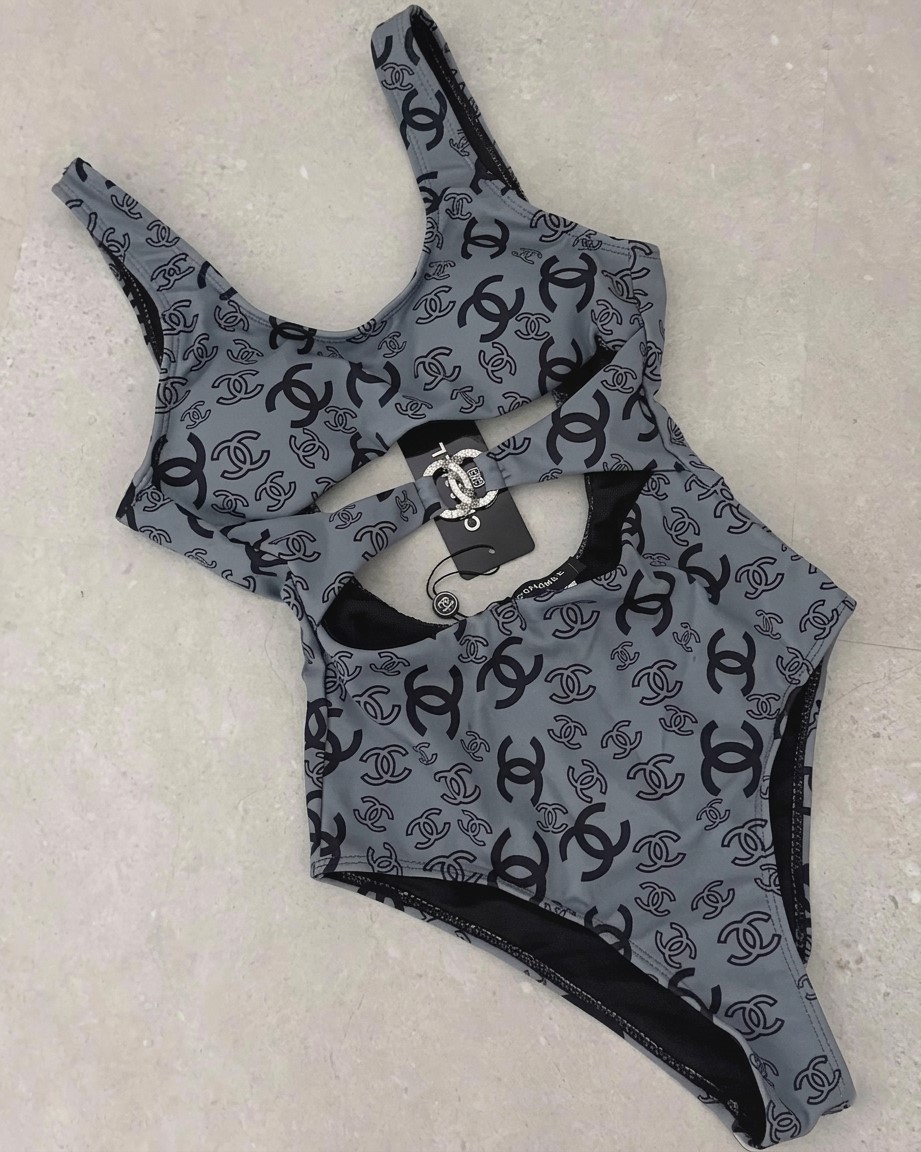 Áo tắm 1 mảnh xám Chanel 6
