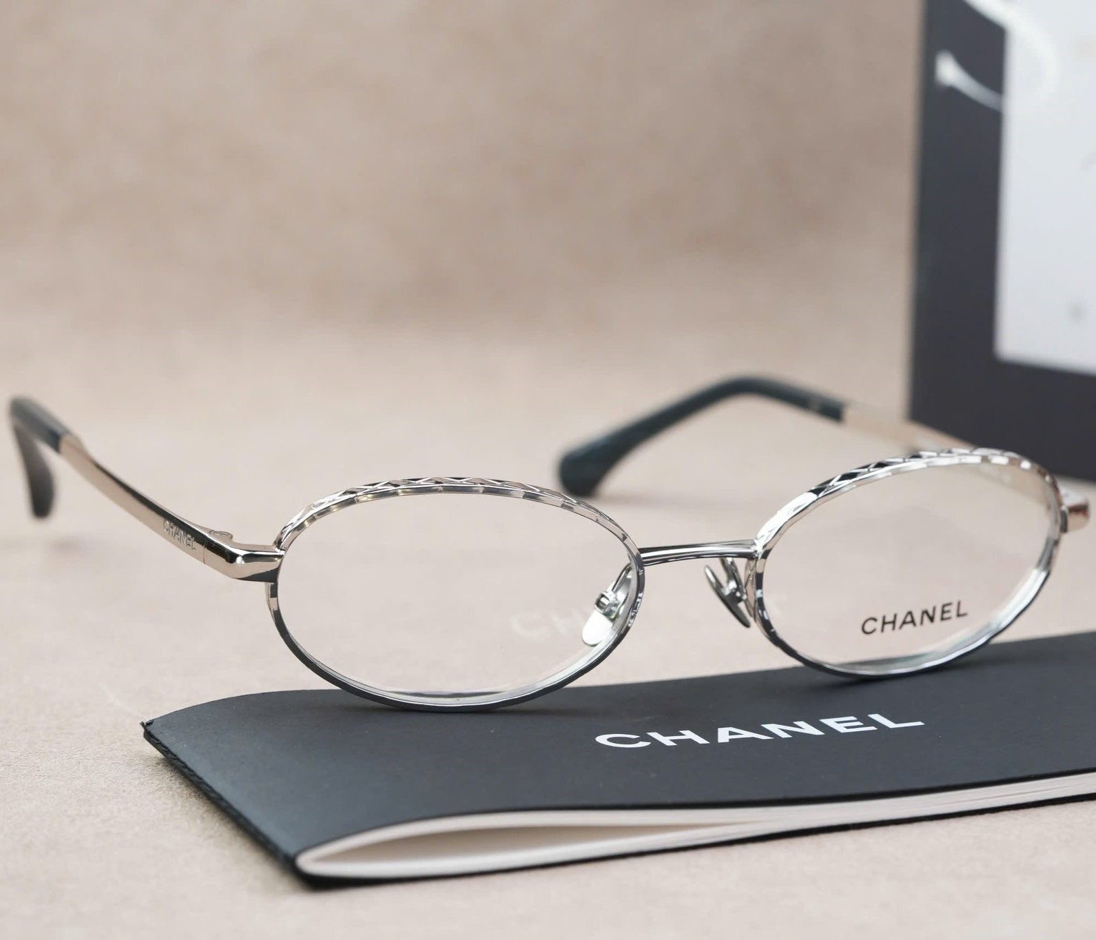 Mắt Kính Chanel Oval Silver Frame Eyeglasses 10